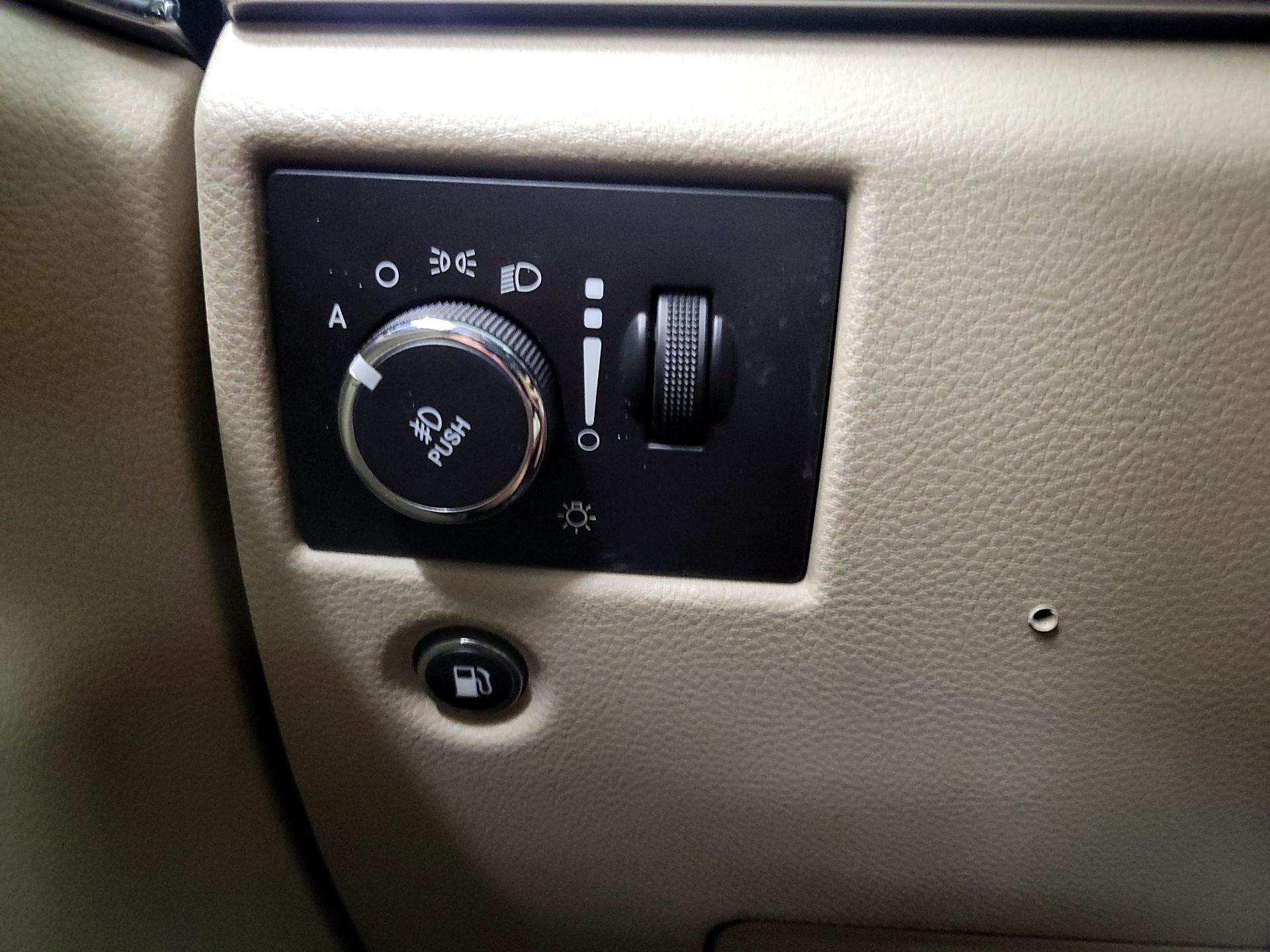 Thumbnail: 2014 Jeep Grand Cherokee - 13