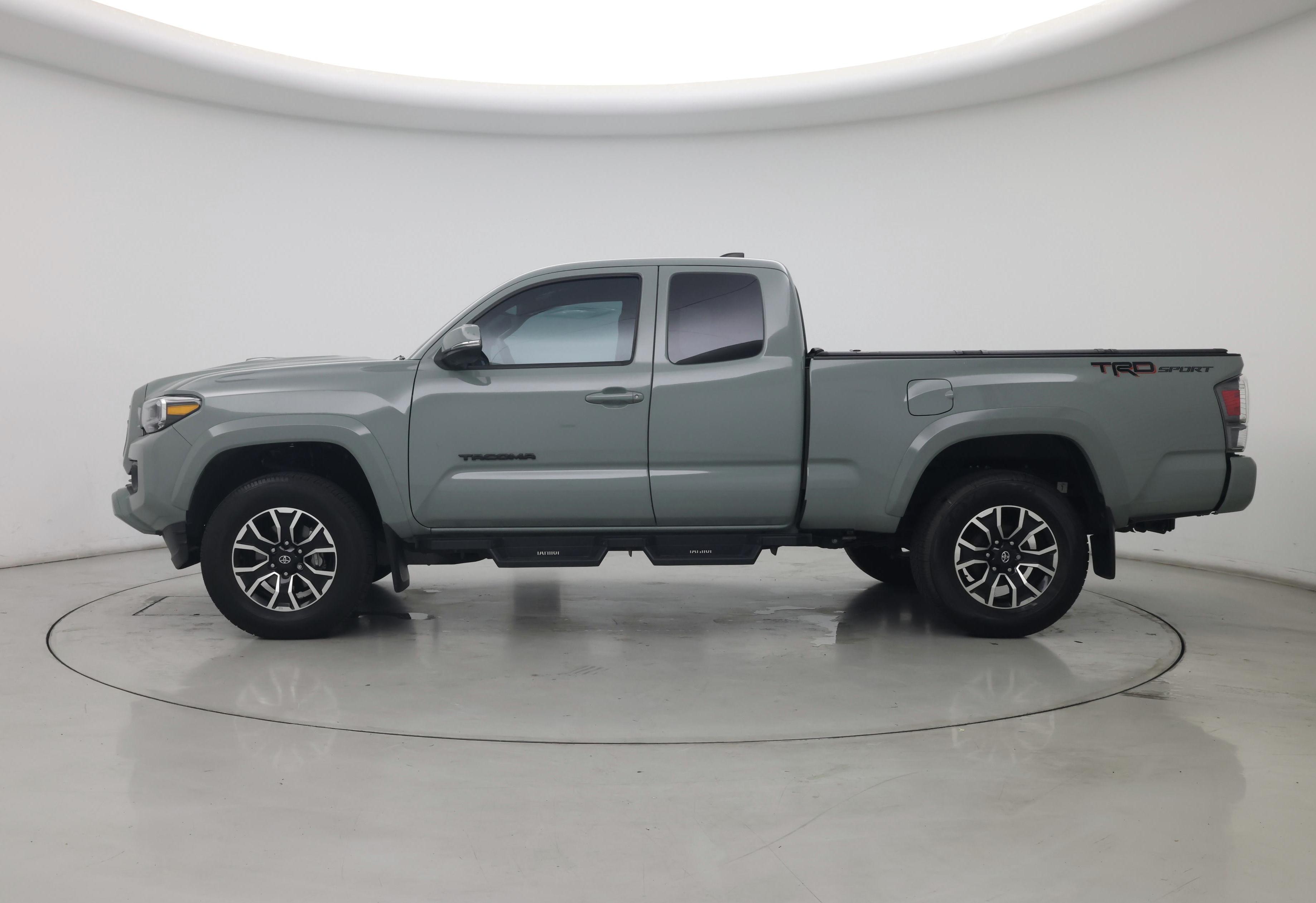 Thumbnail: 2022 Toyota Tacoma - 3