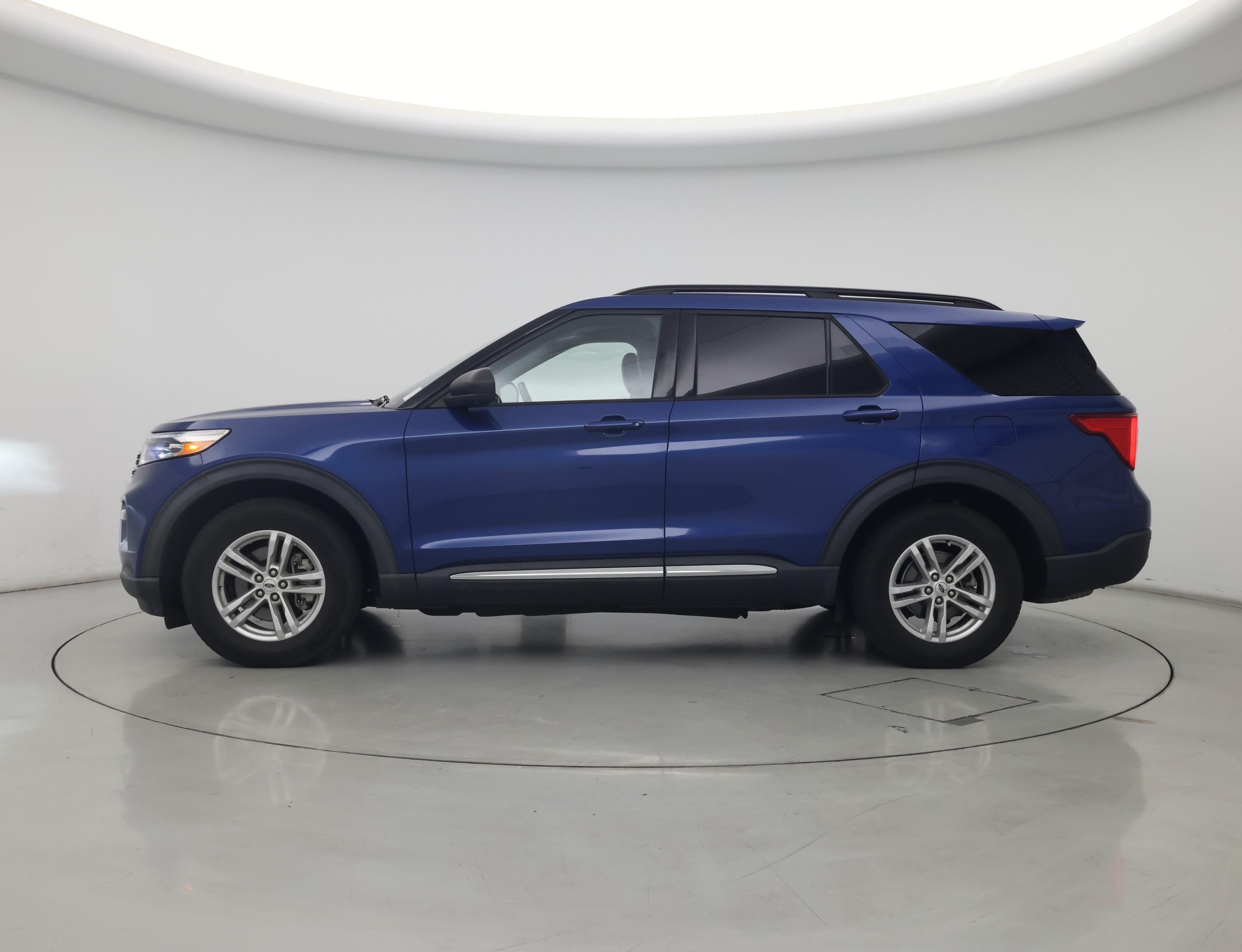 Thumbnail: 2022 Ford Explorer - 3