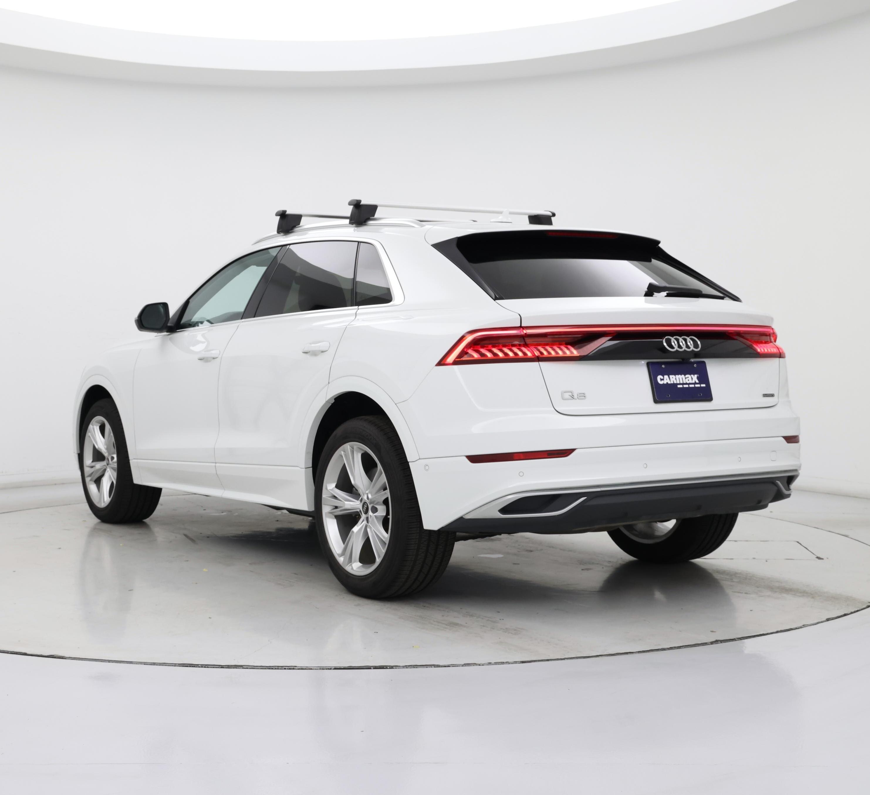 Thumbnail: 2022 Audi Q8 - 2