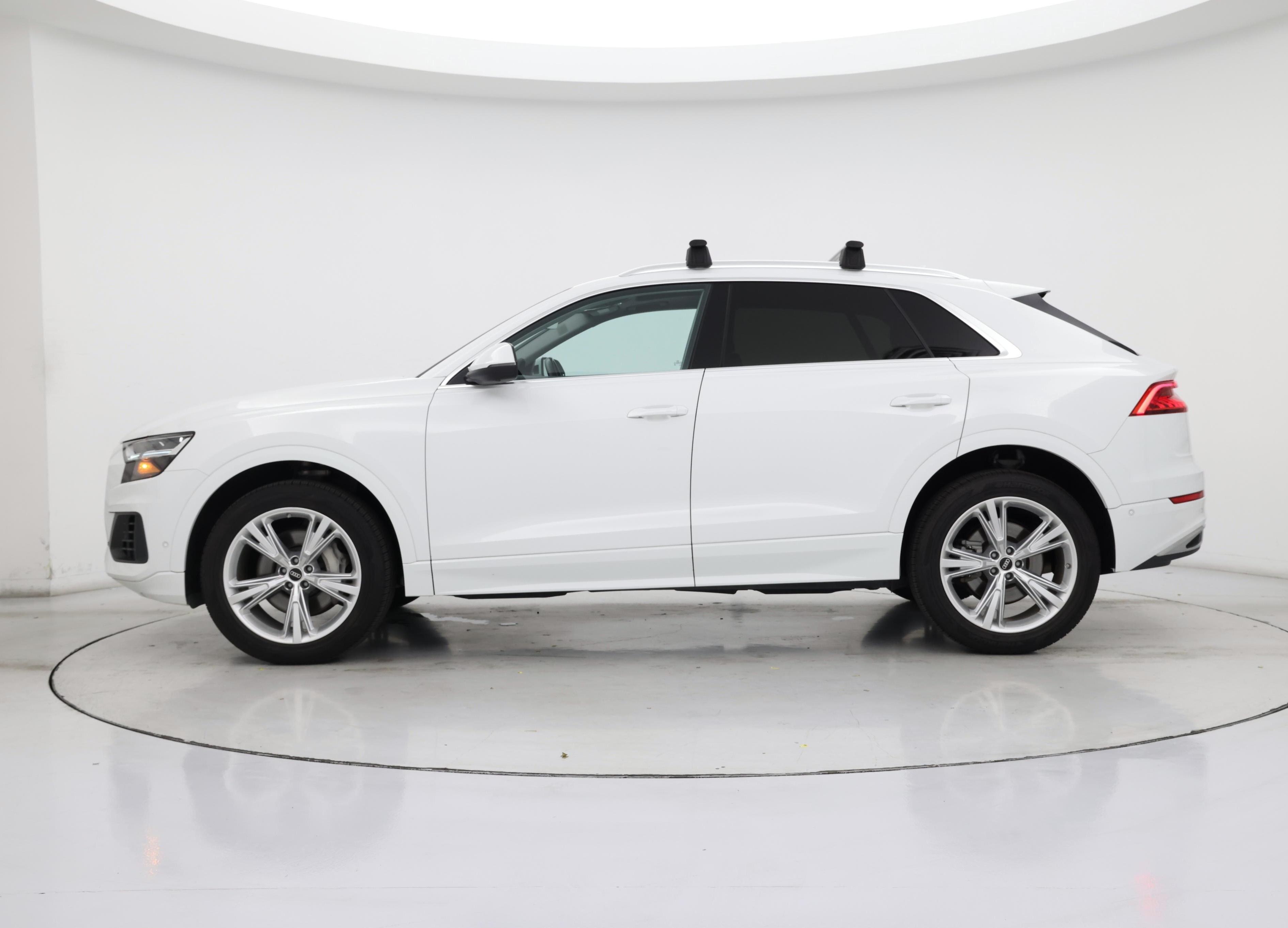 Thumbnail: 2022 Audi Q8 - 3