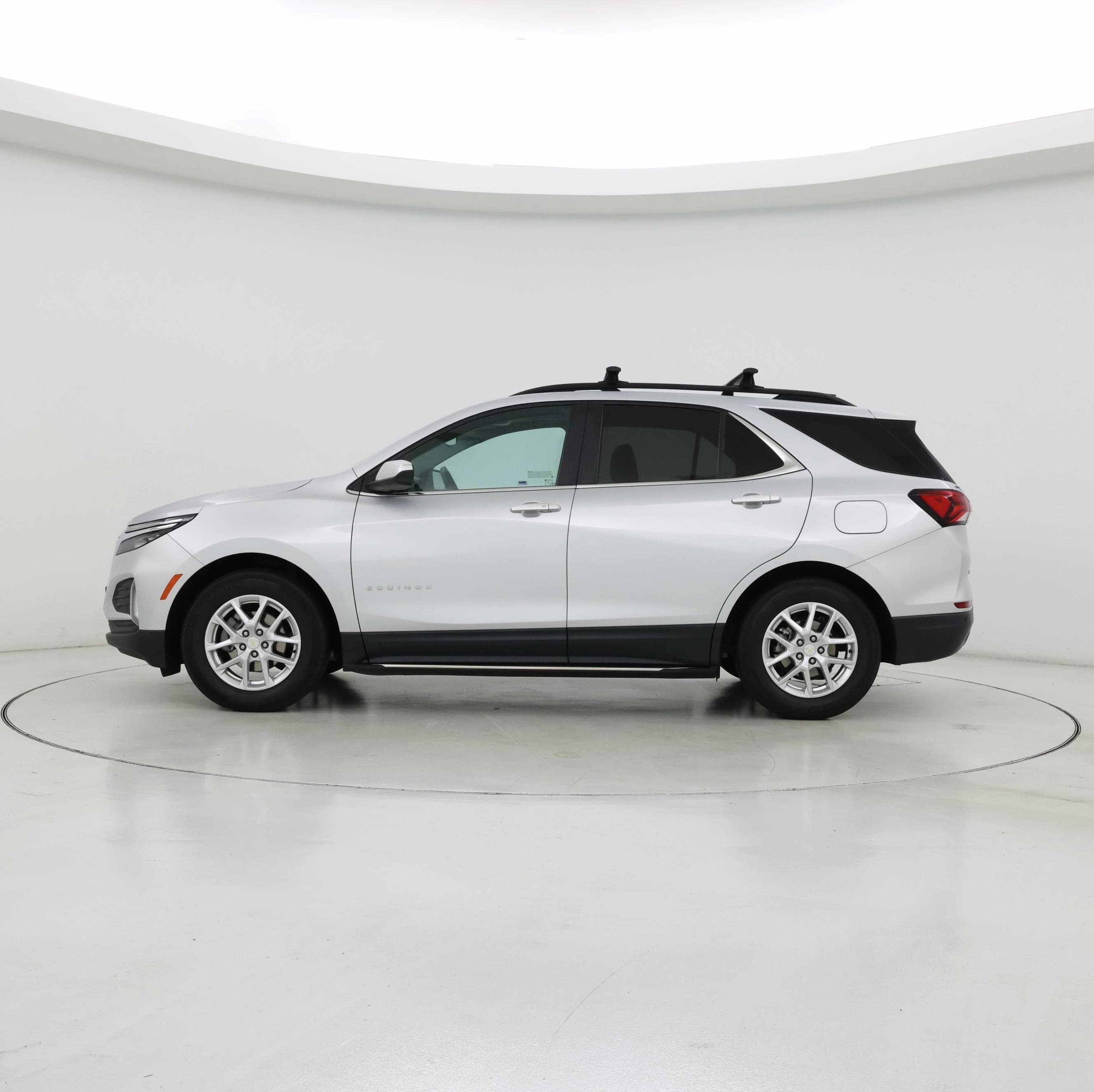 Thumbnail: 2022 Chevrolet Equinox - 3
