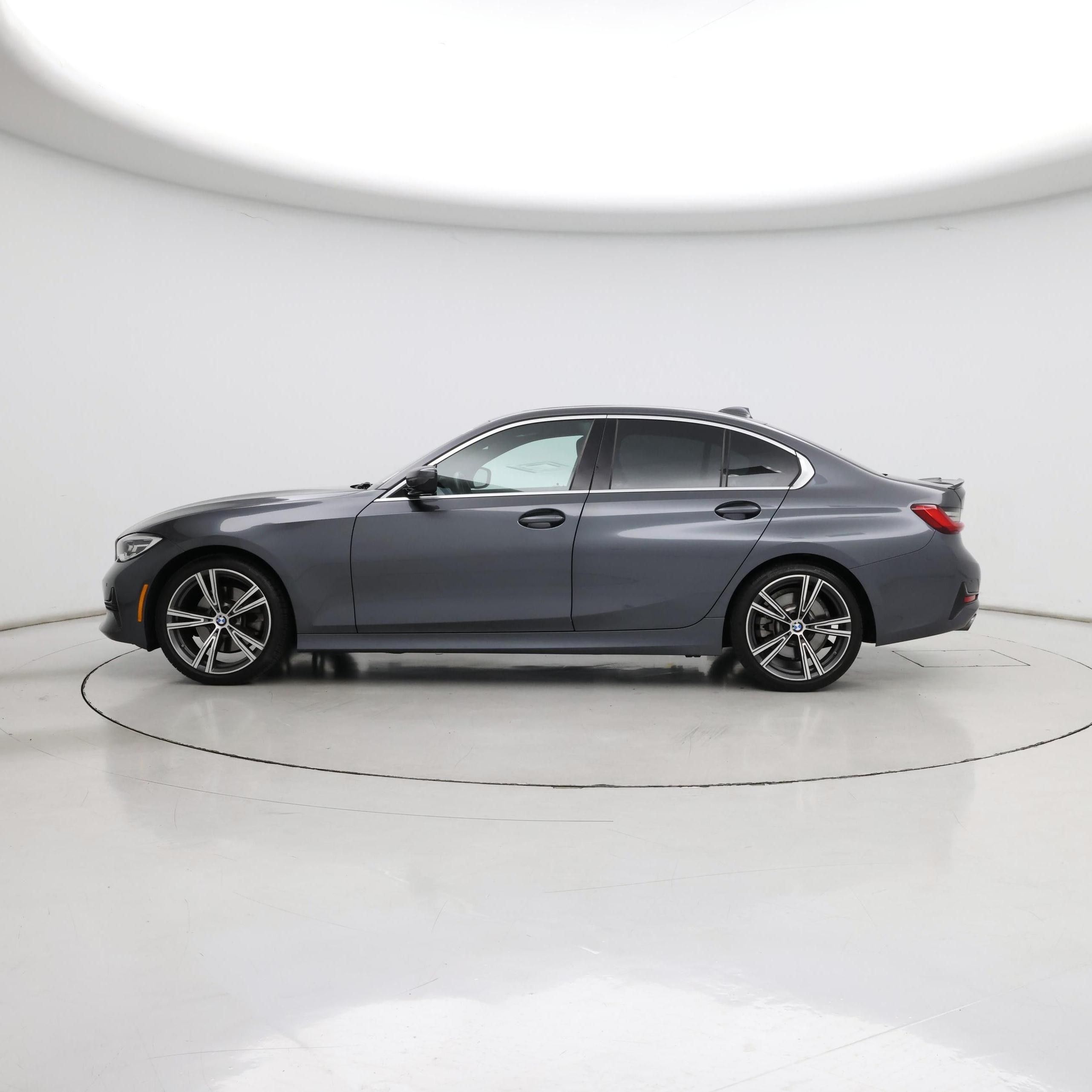 Thumbnail: 2021 BMW 3 Series - 3