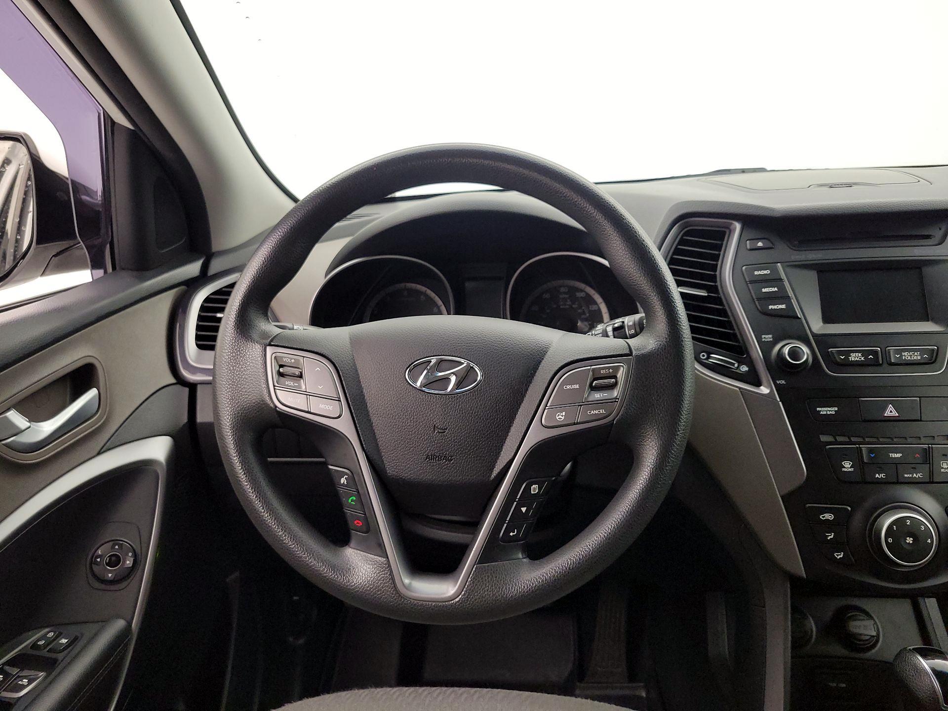 Thumbnail: 2016 Hyundai Santa Fe - 10
