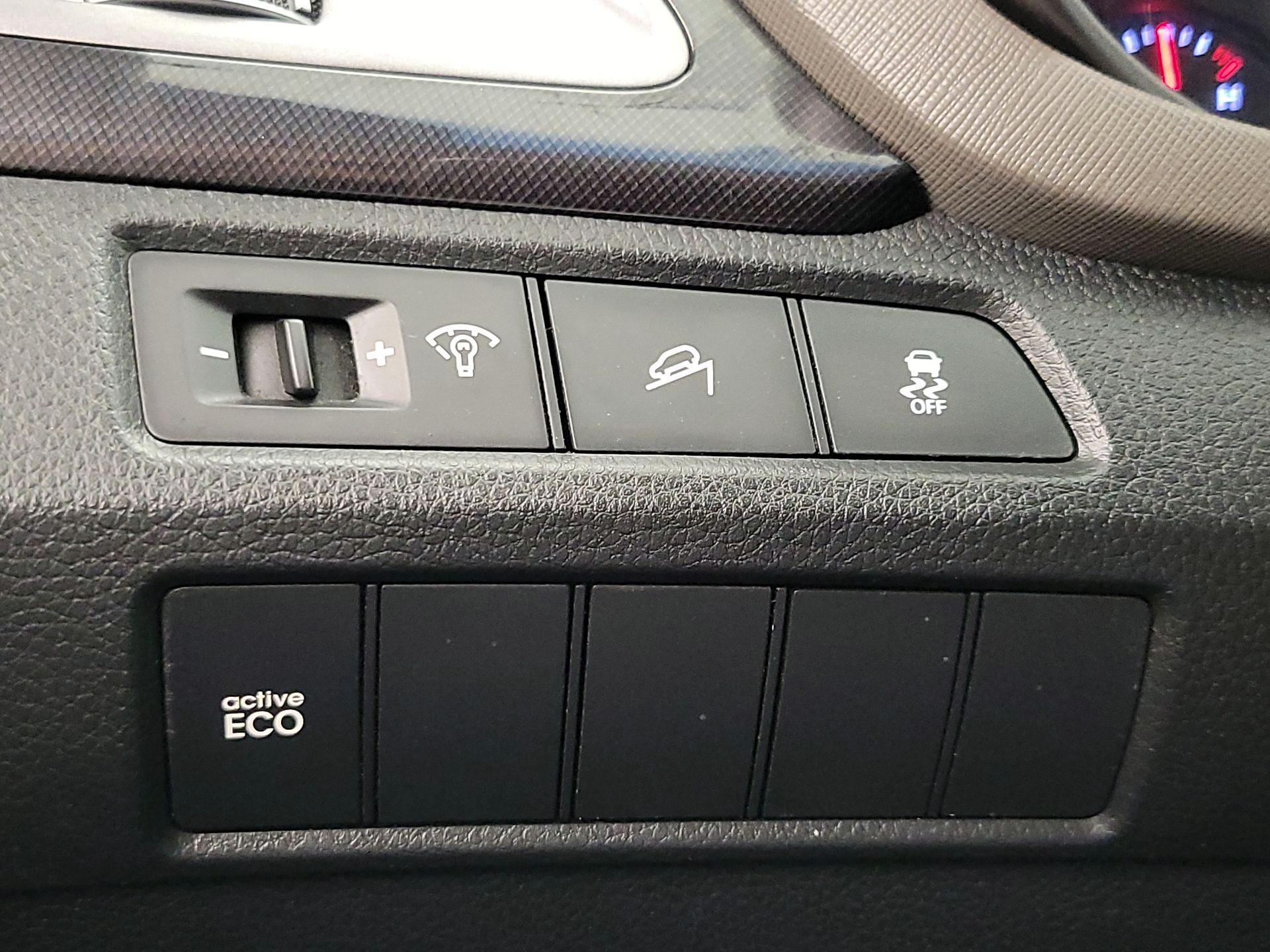 Thumbnail: 2016 Hyundai Santa Fe - 13