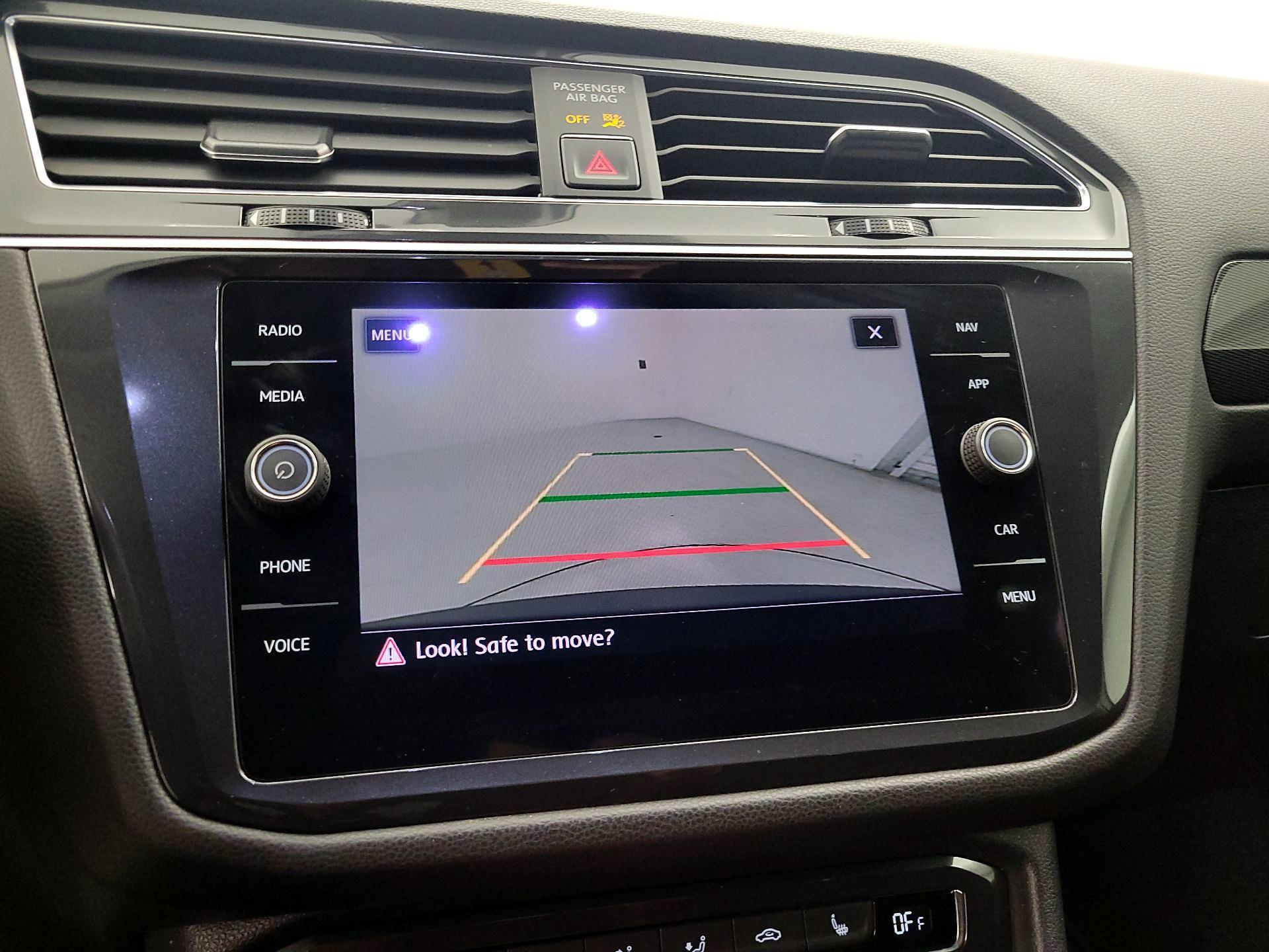 Thumbnail: 2018 Volkswagen Tiguan - 15