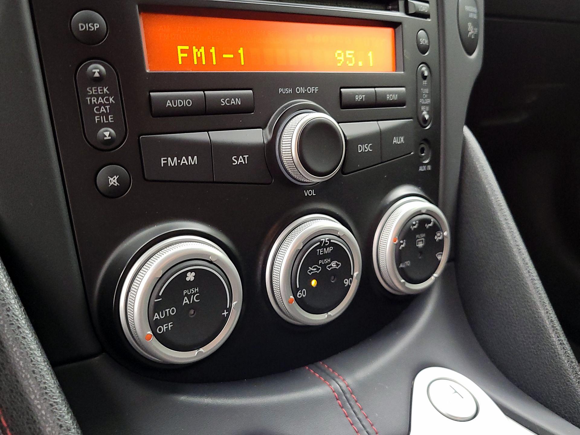 Thumbnail: 2013 Nissan Z - 15
