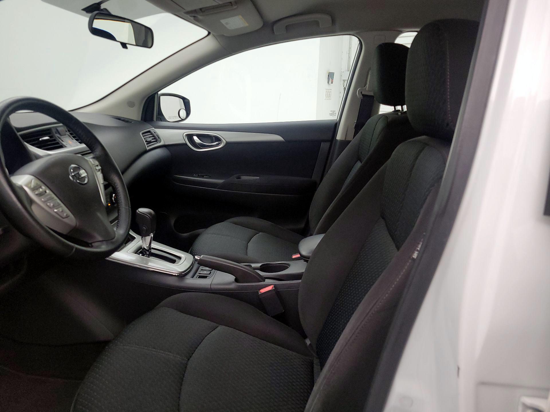 Thumbnail: 2015 Nissan Sentra - 11
