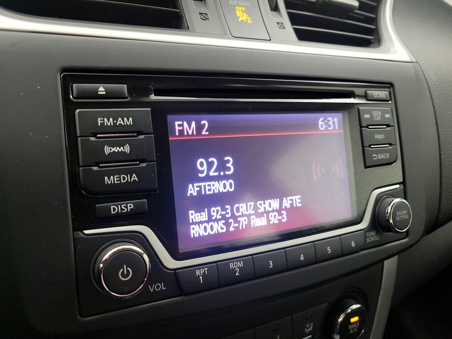 Thumbnail: 2015 Nissan Sentra - 15
