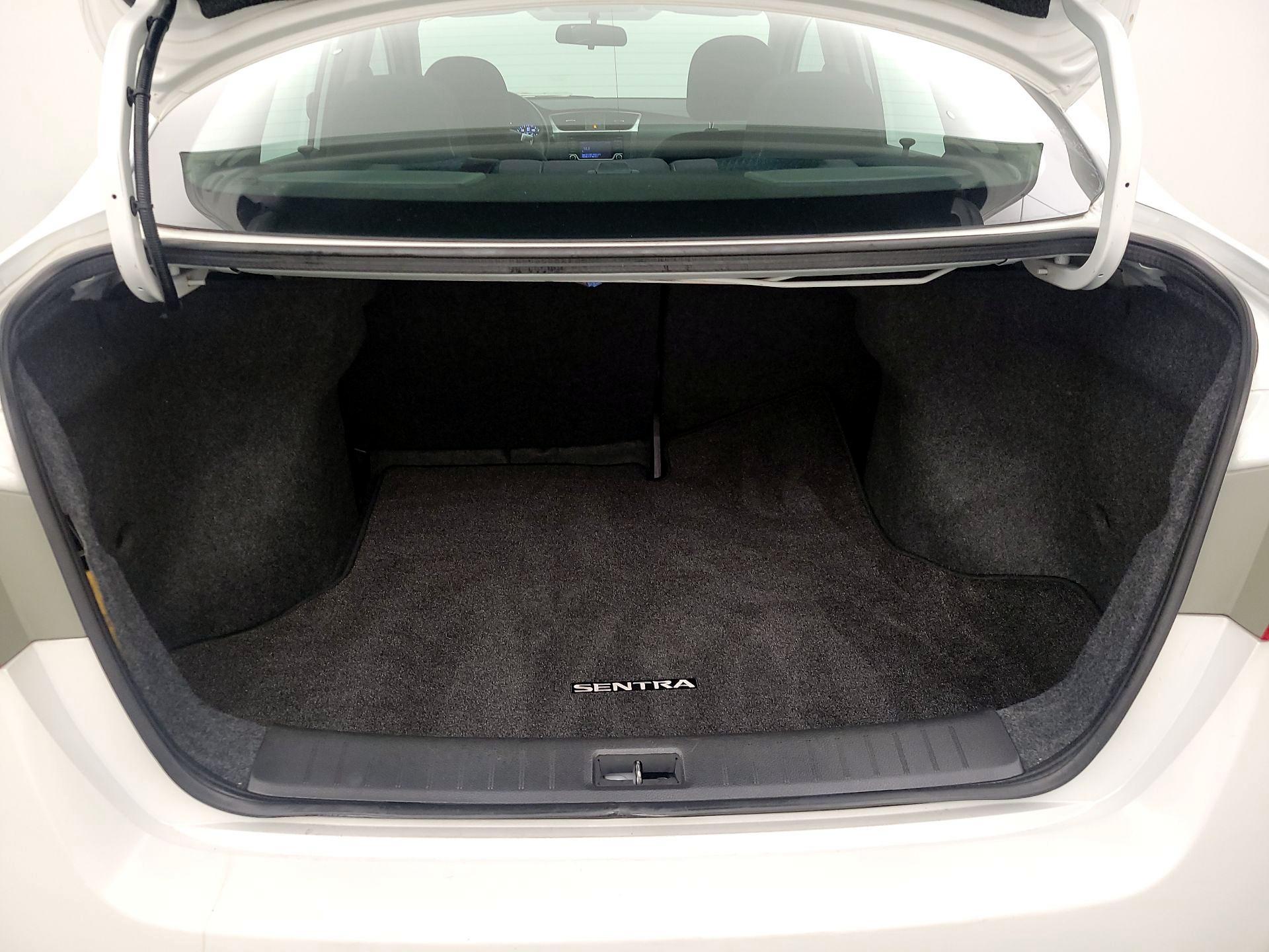Thumbnail: 2015 Nissan Sentra - 20