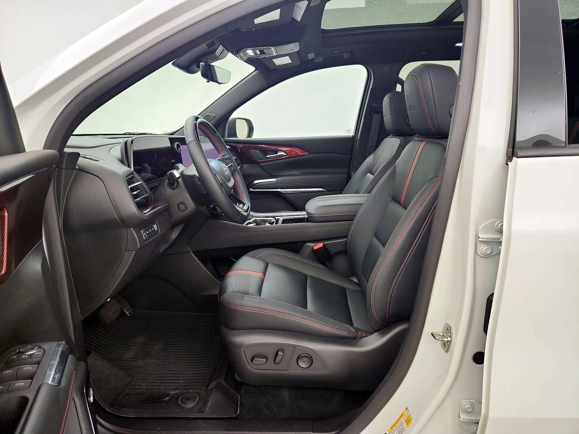 Thumbnail: 2024 Chevrolet Traverse - 11