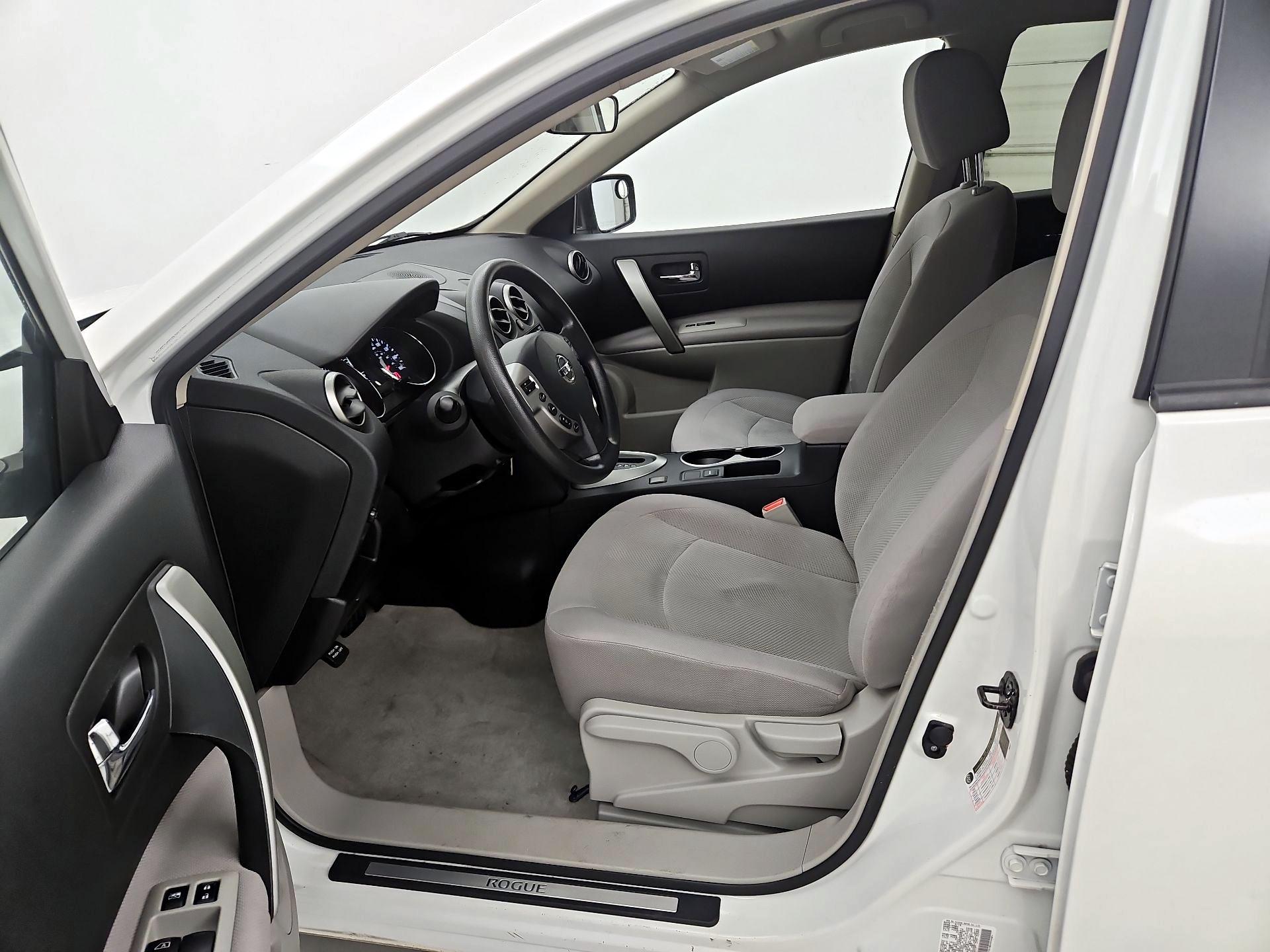 Thumbnail: 2015 Nissan Rogue - 11