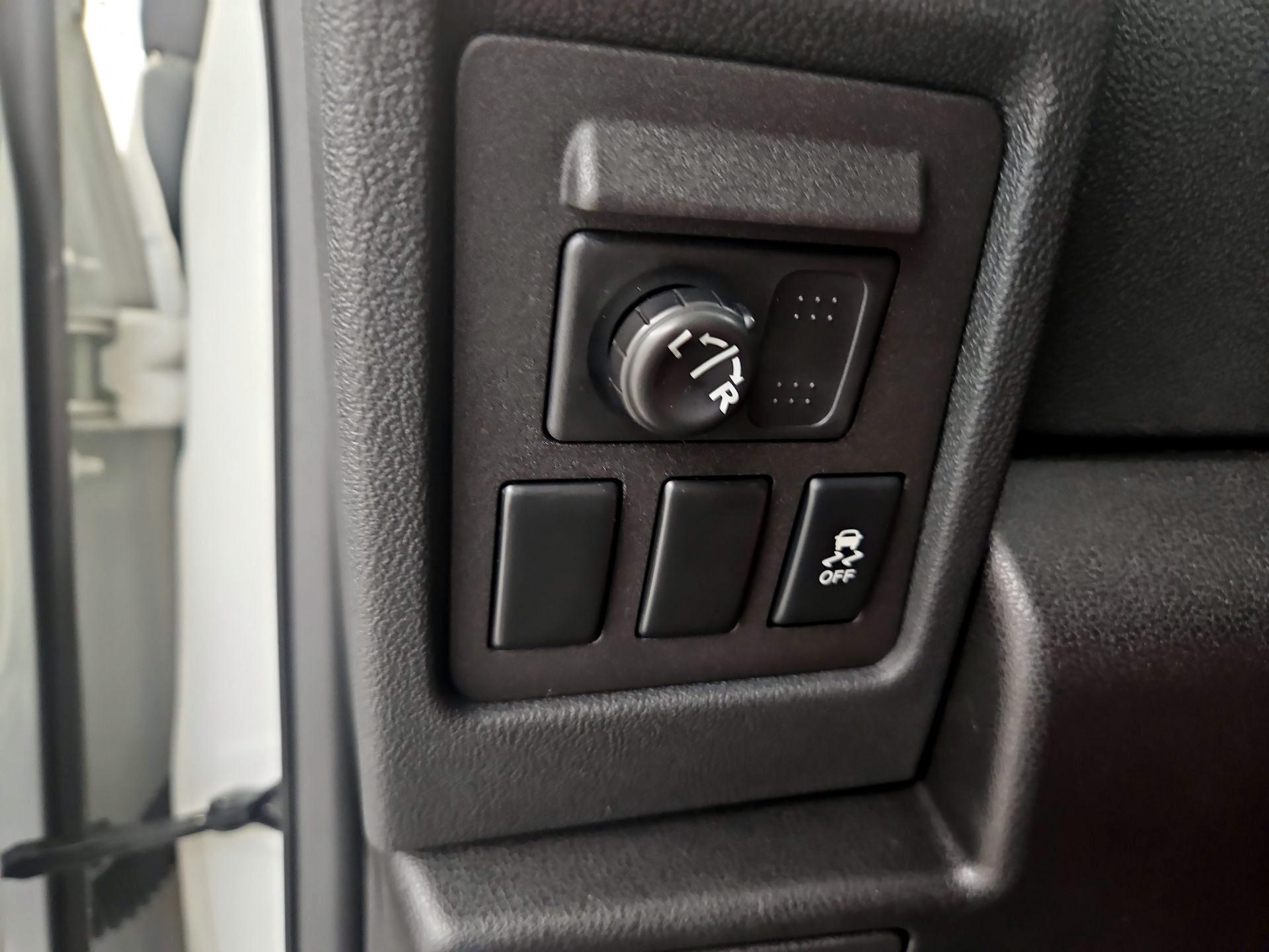 Thumbnail: 2015 Nissan Rogue - 13