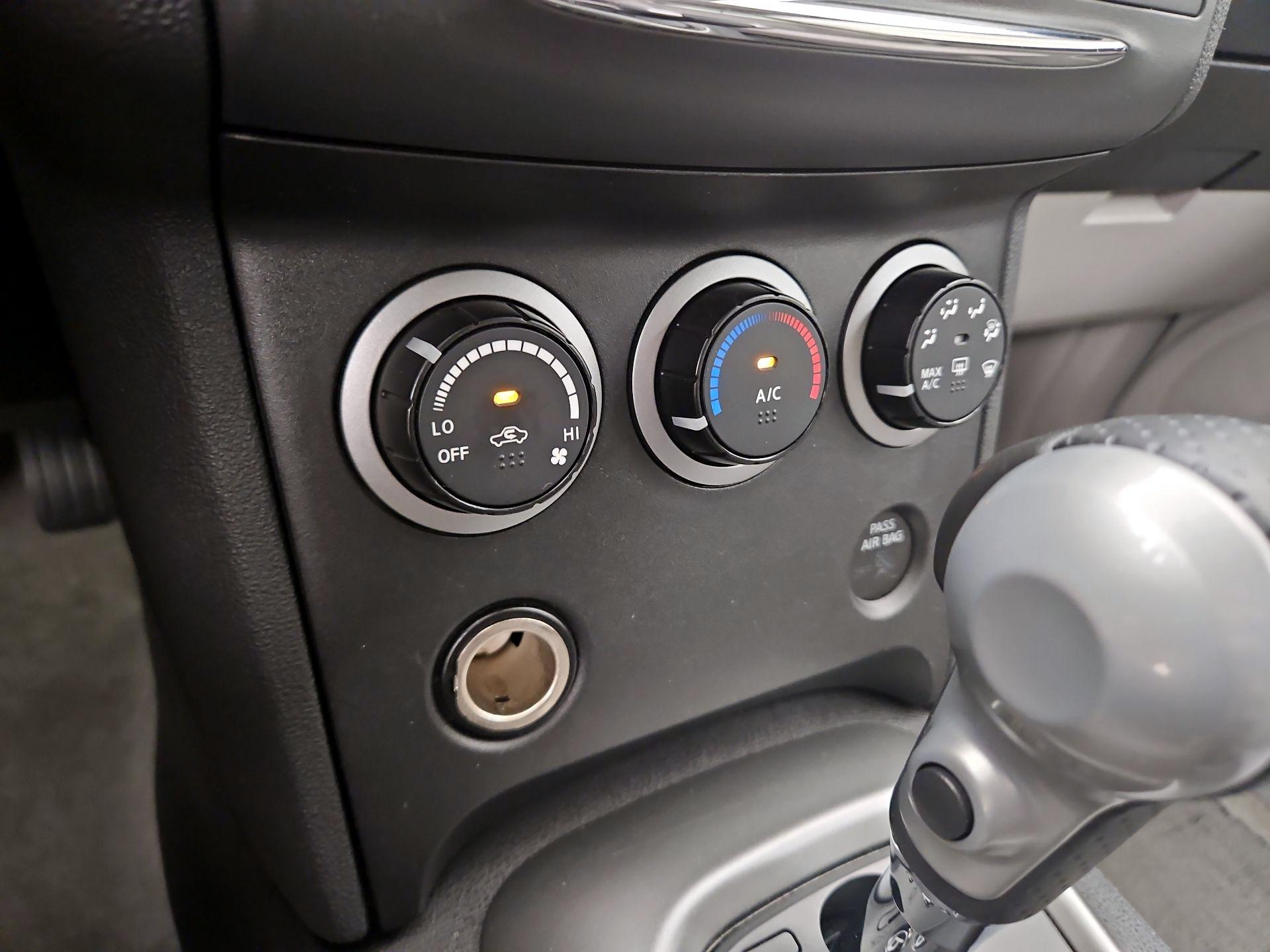 Thumbnail: 2015 Nissan Rogue - 16
