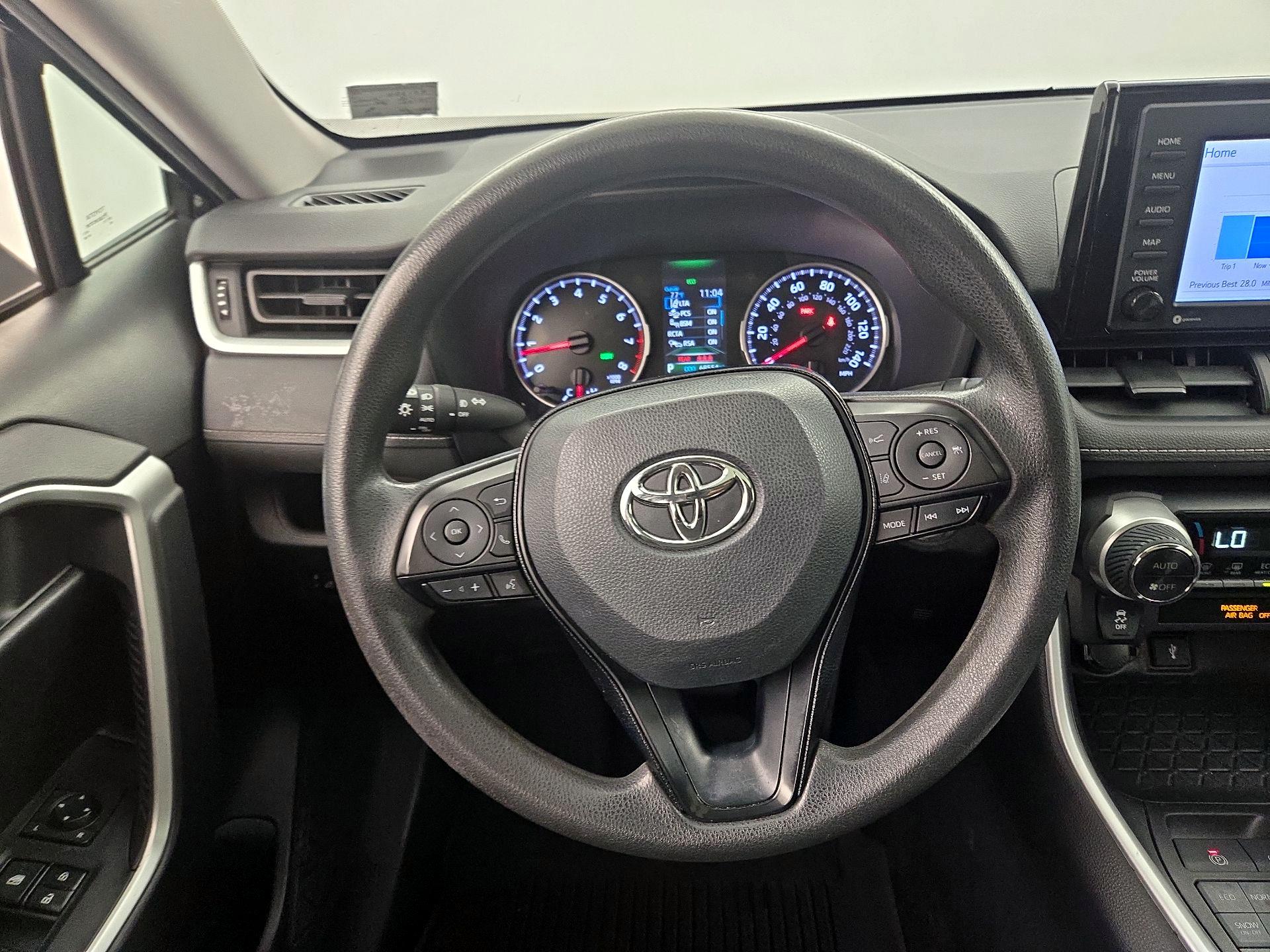 Thumbnail: 2021 Toyota RAV4 - 10