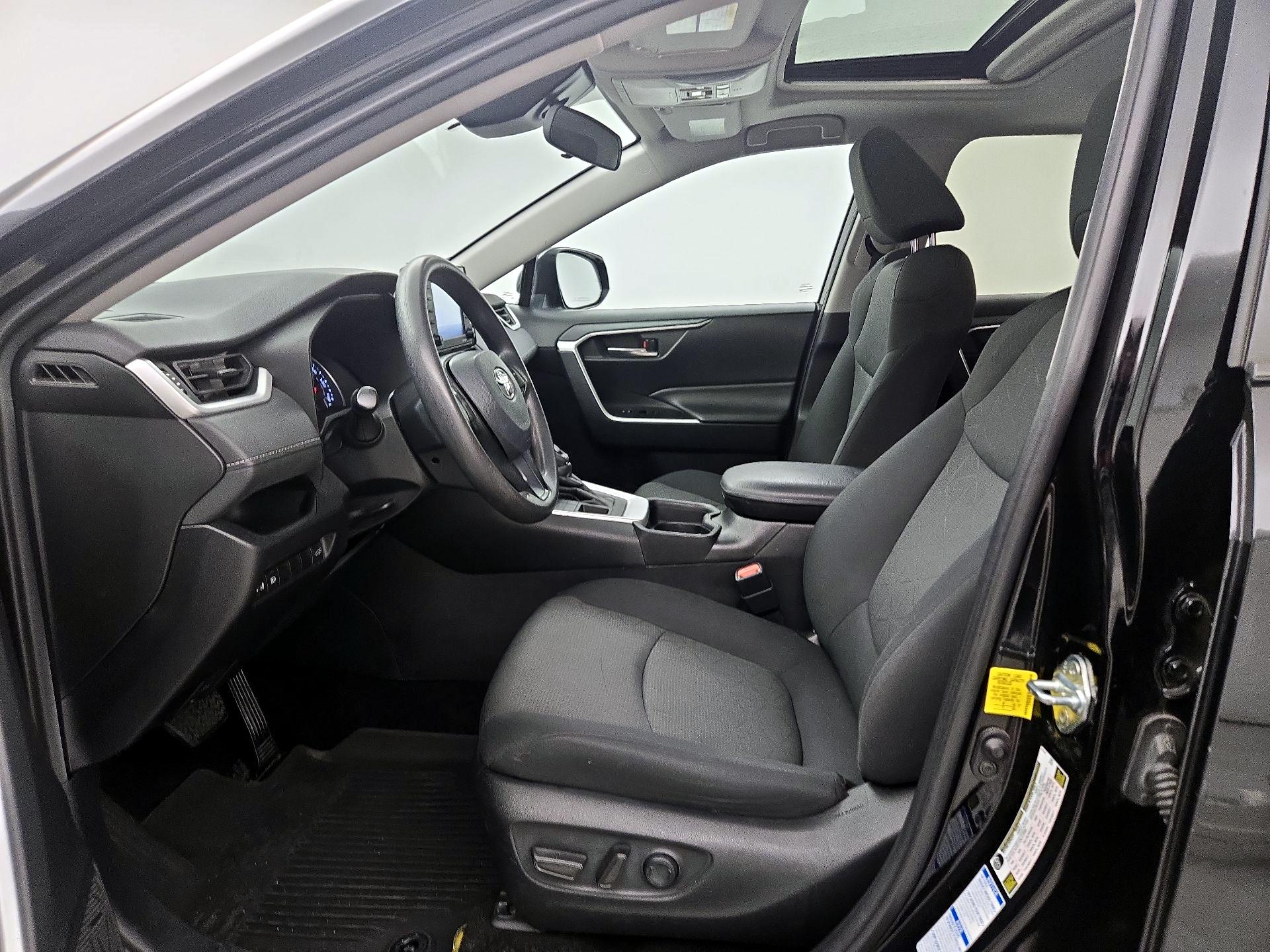 Thumbnail: 2021 Toyota RAV4 - 11