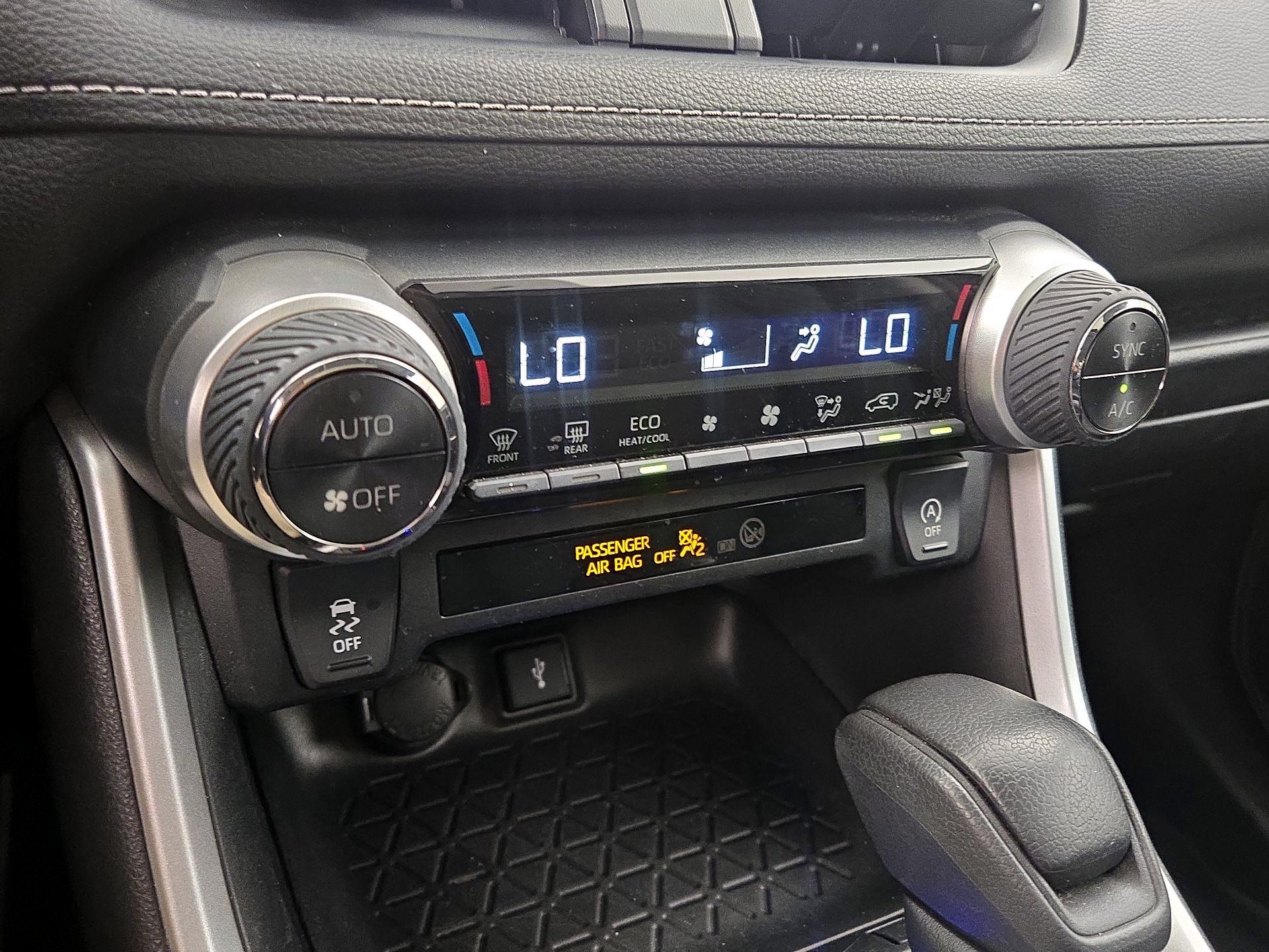 Thumbnail: 2021 Toyota RAV4 - 16