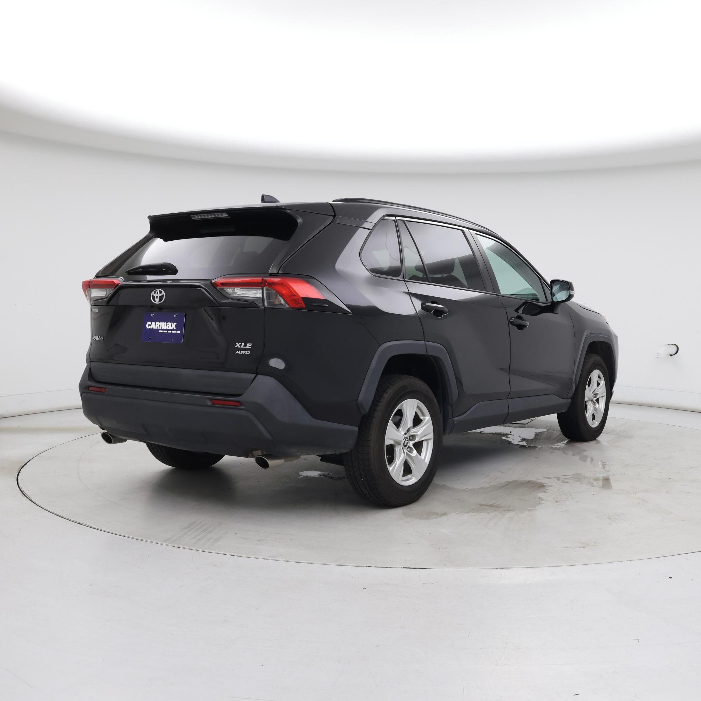 Thumbnail: 2021 Toyota RAV4 - 8