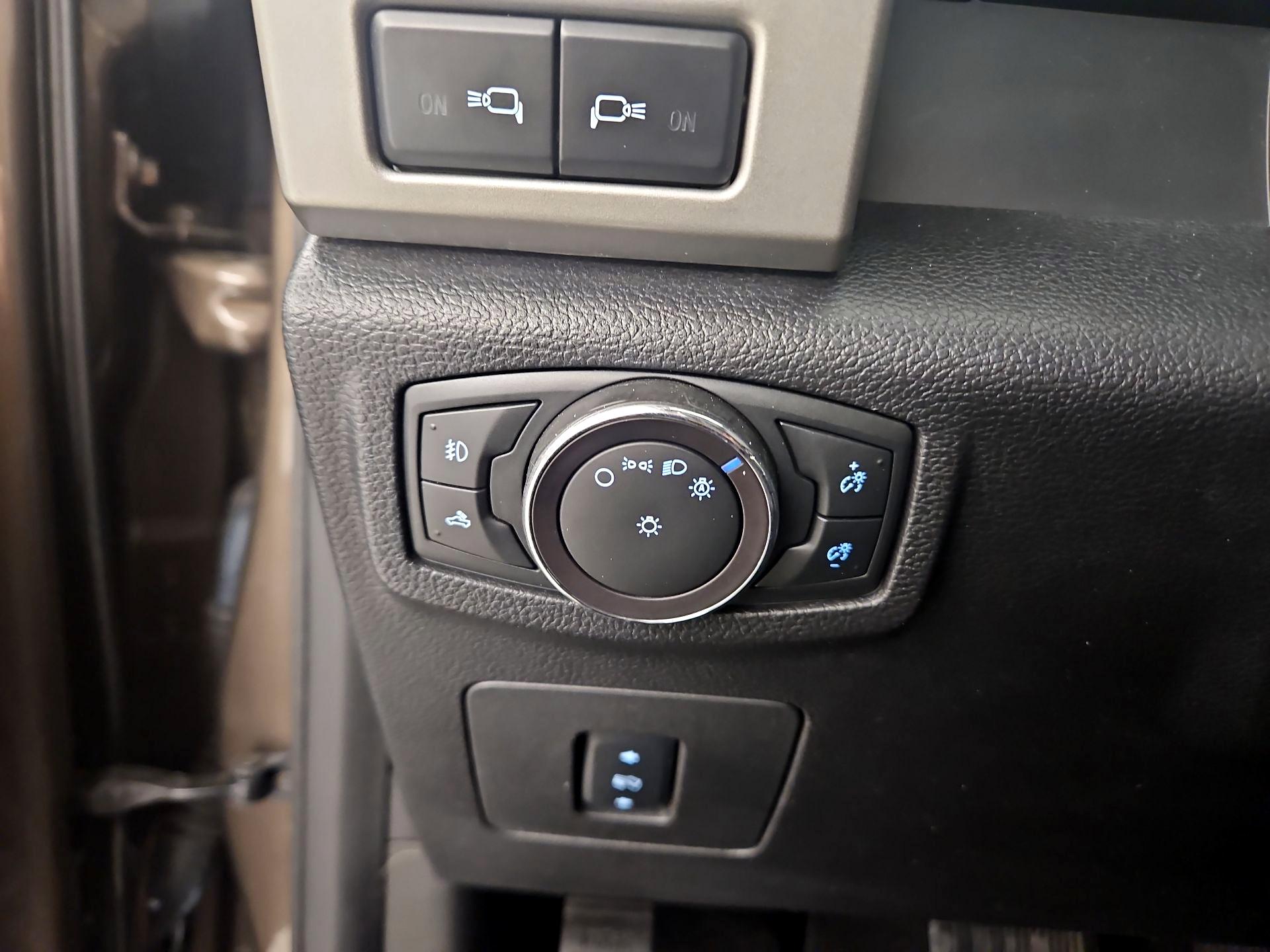 Thumbnail: 2017 Ford F-150 - 13