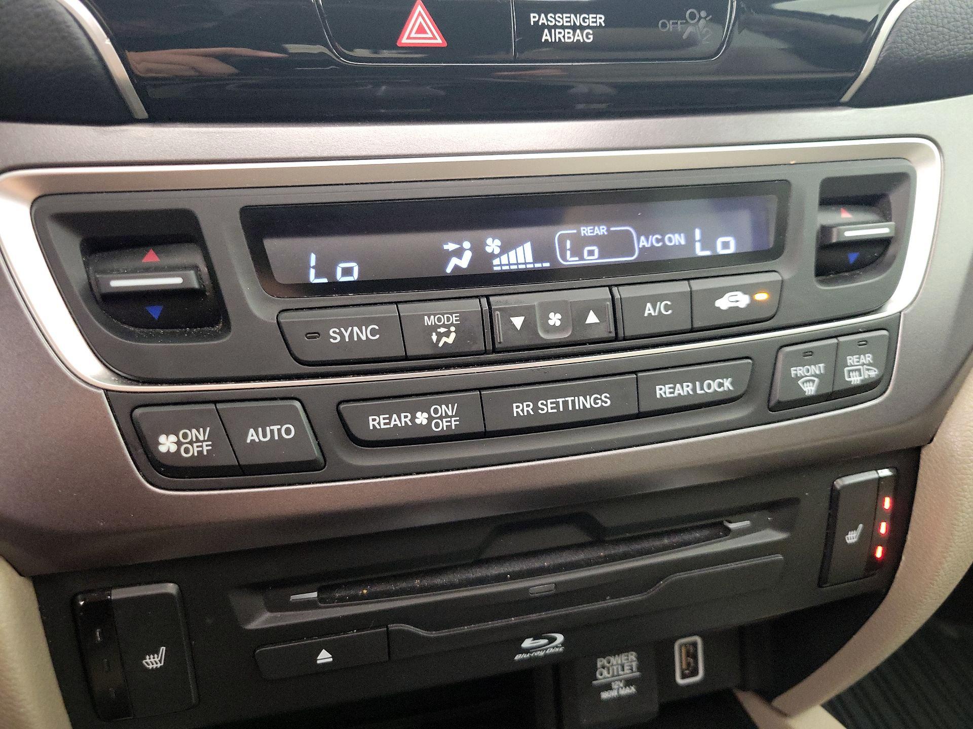 Thumbnail: 2020 Honda Pilot - 17