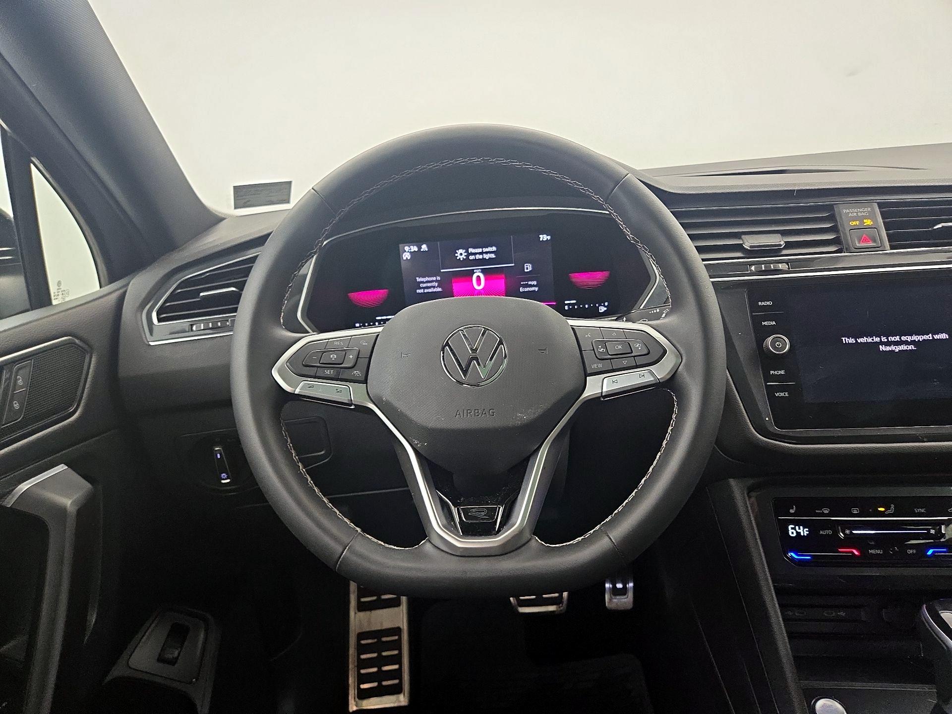 Thumbnail: 2023 Volkswagen Tiguan - 10