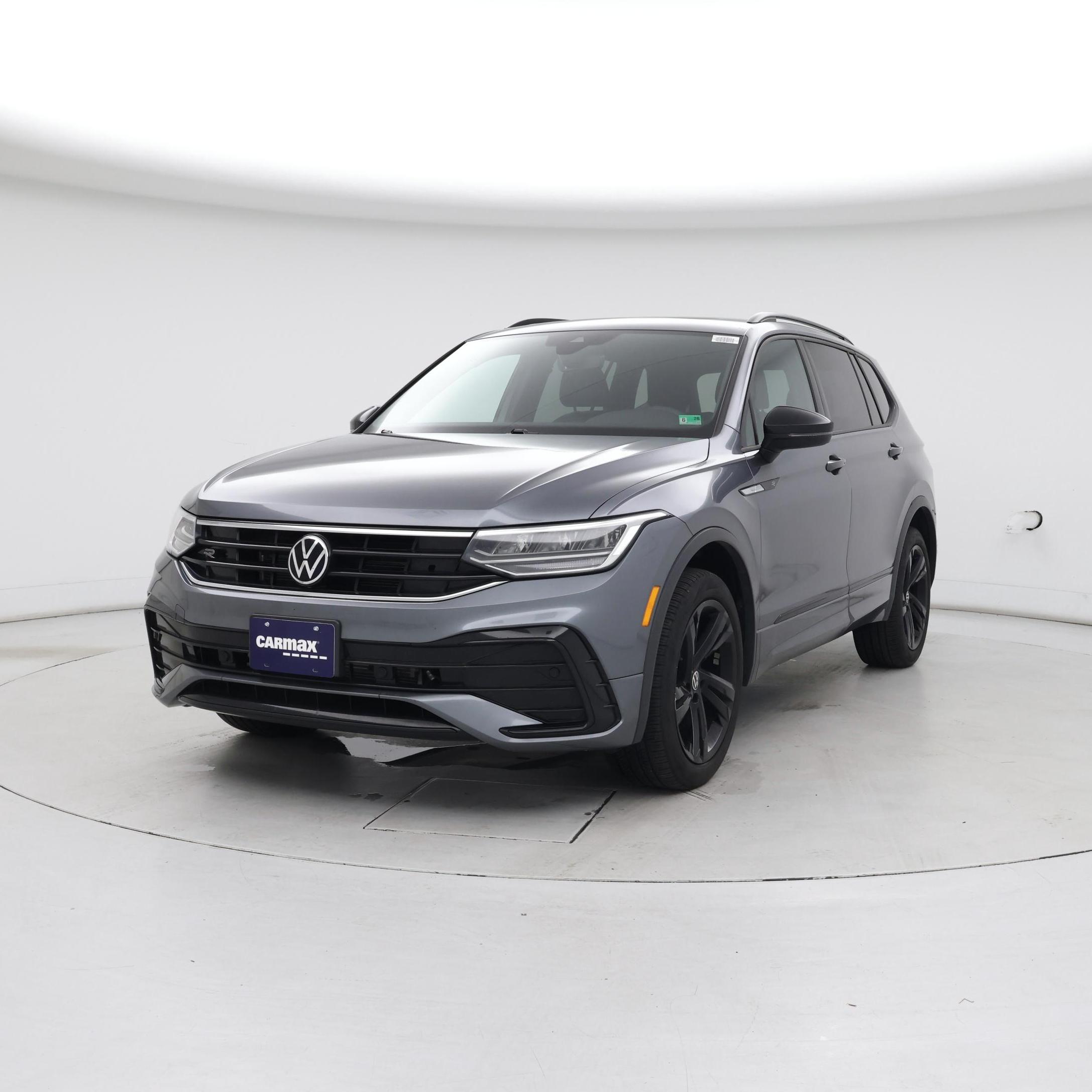 Thumbnail: 2023 Volkswagen Tiguan - 4