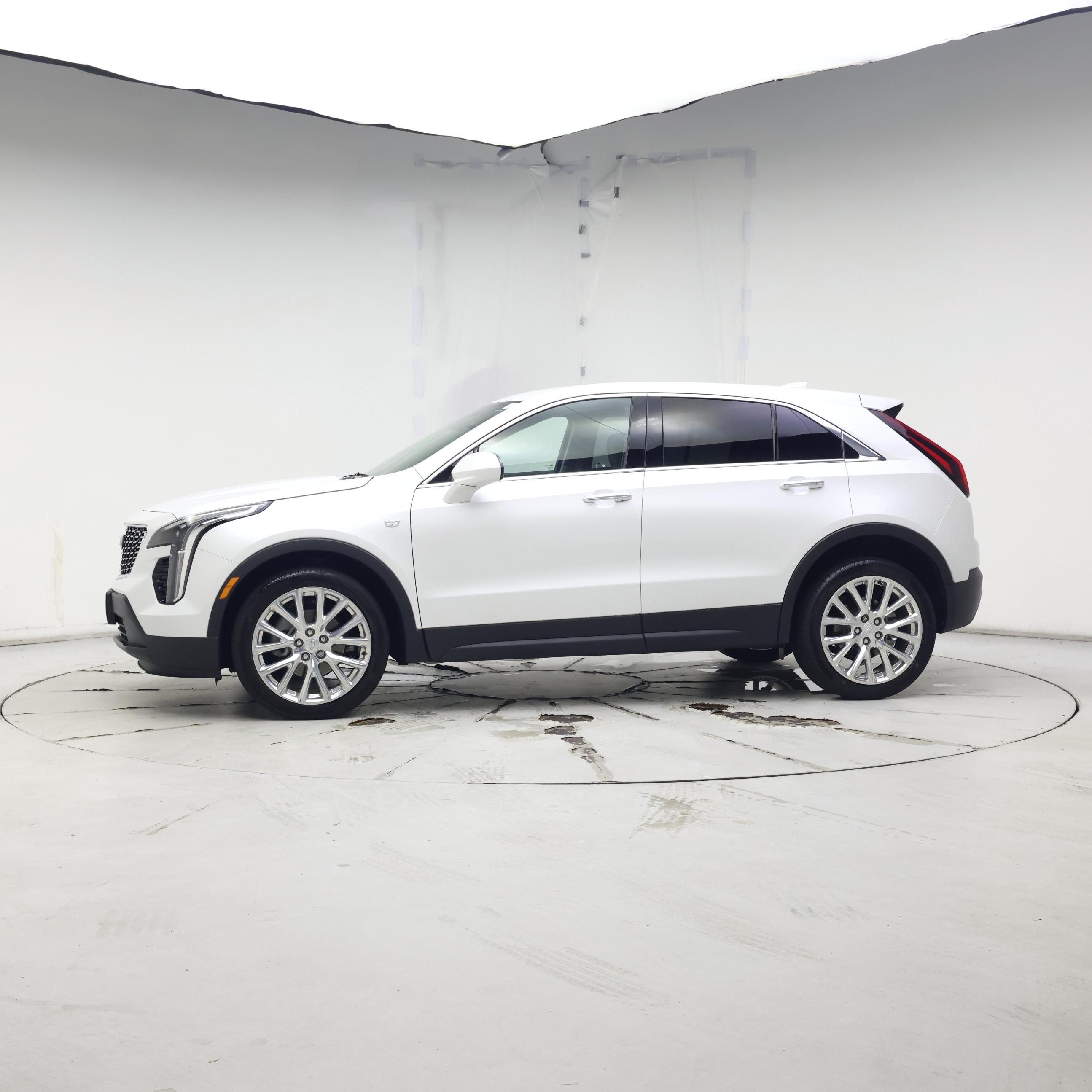 Thumbnail: 2022 Cadillac XT4 - 3