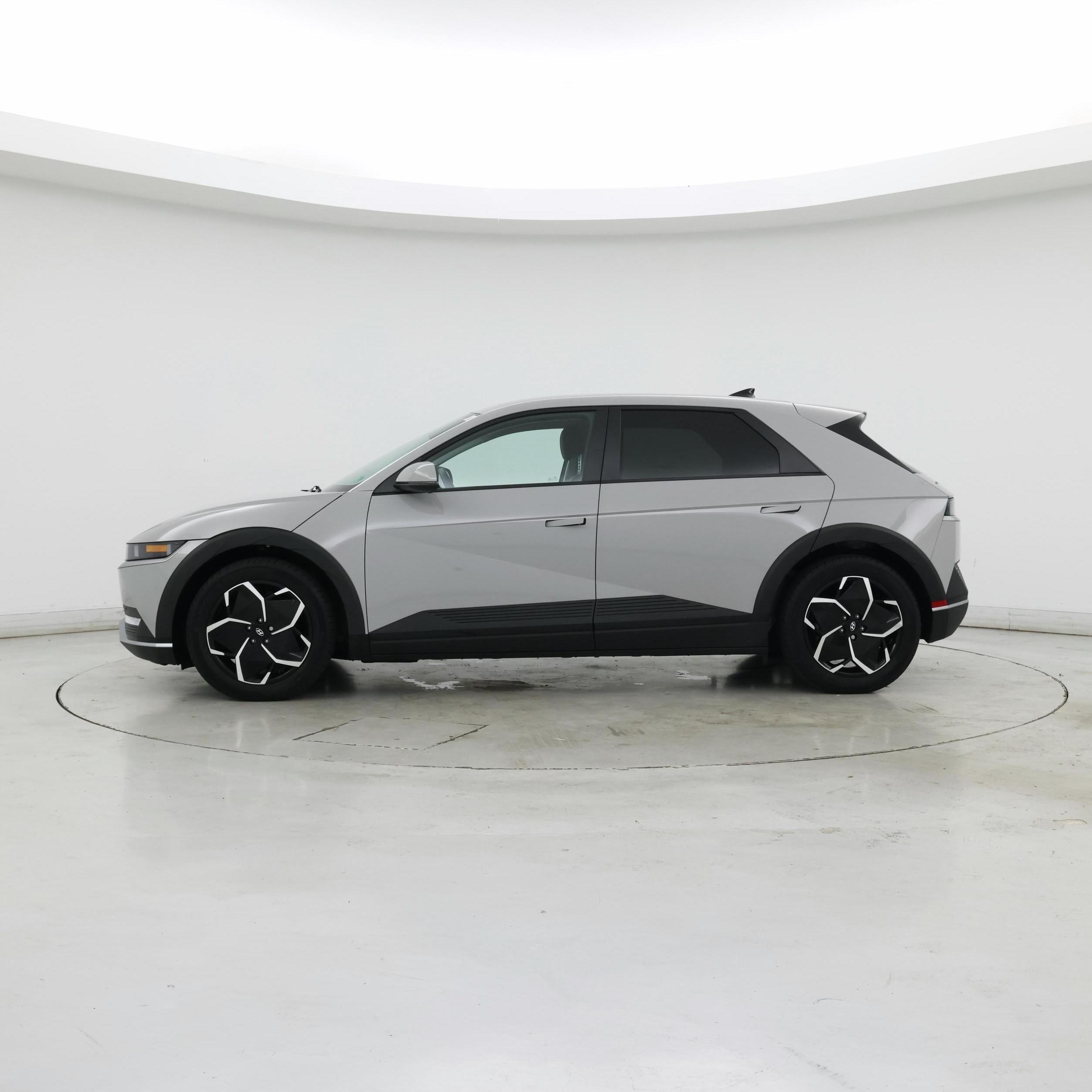Thumbnail: 2023 Hyundai Ioniq 5 - 3