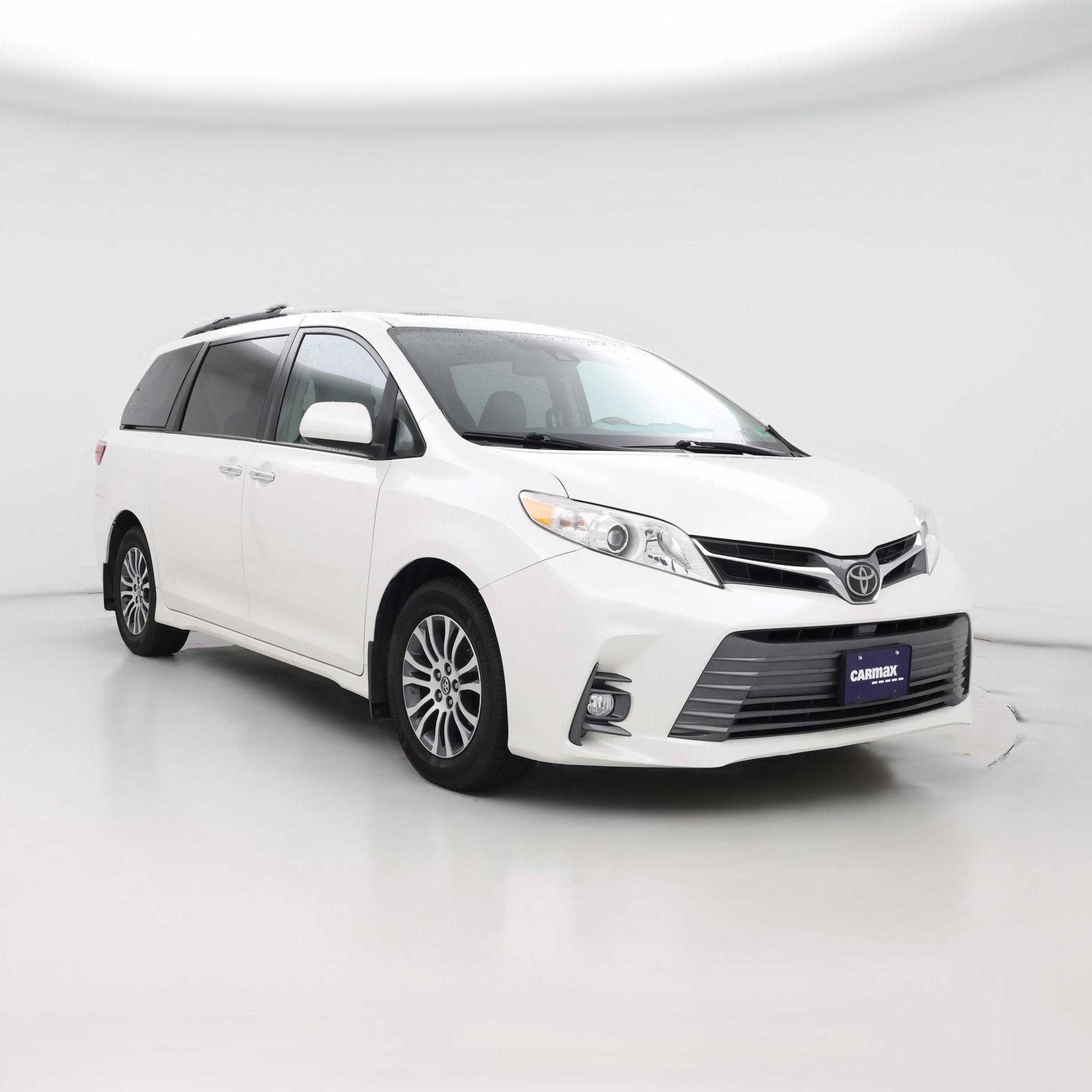 Thumbnail: 2018 Toyota Sienna - 1