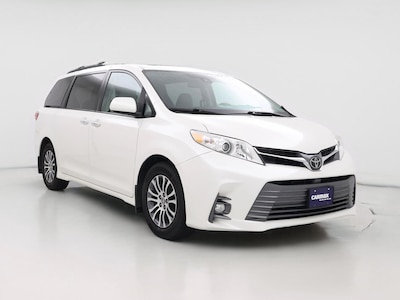 White 2018 Toyota Sienna XLE