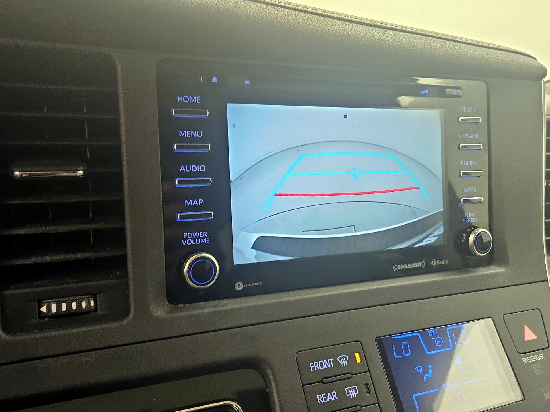 Thumbnail: 2018 Toyota Sienna - 15