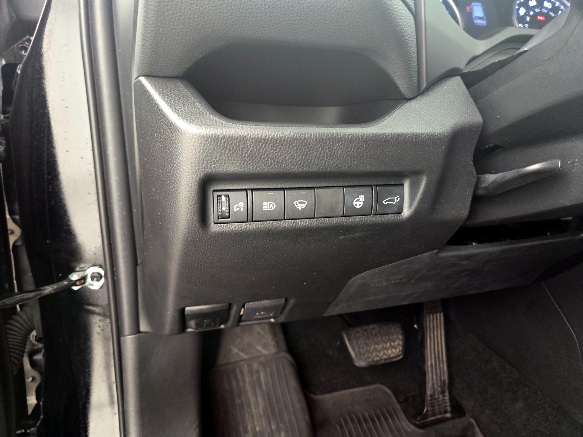 Thumbnail: 2021 Toyota RAV4 - 13