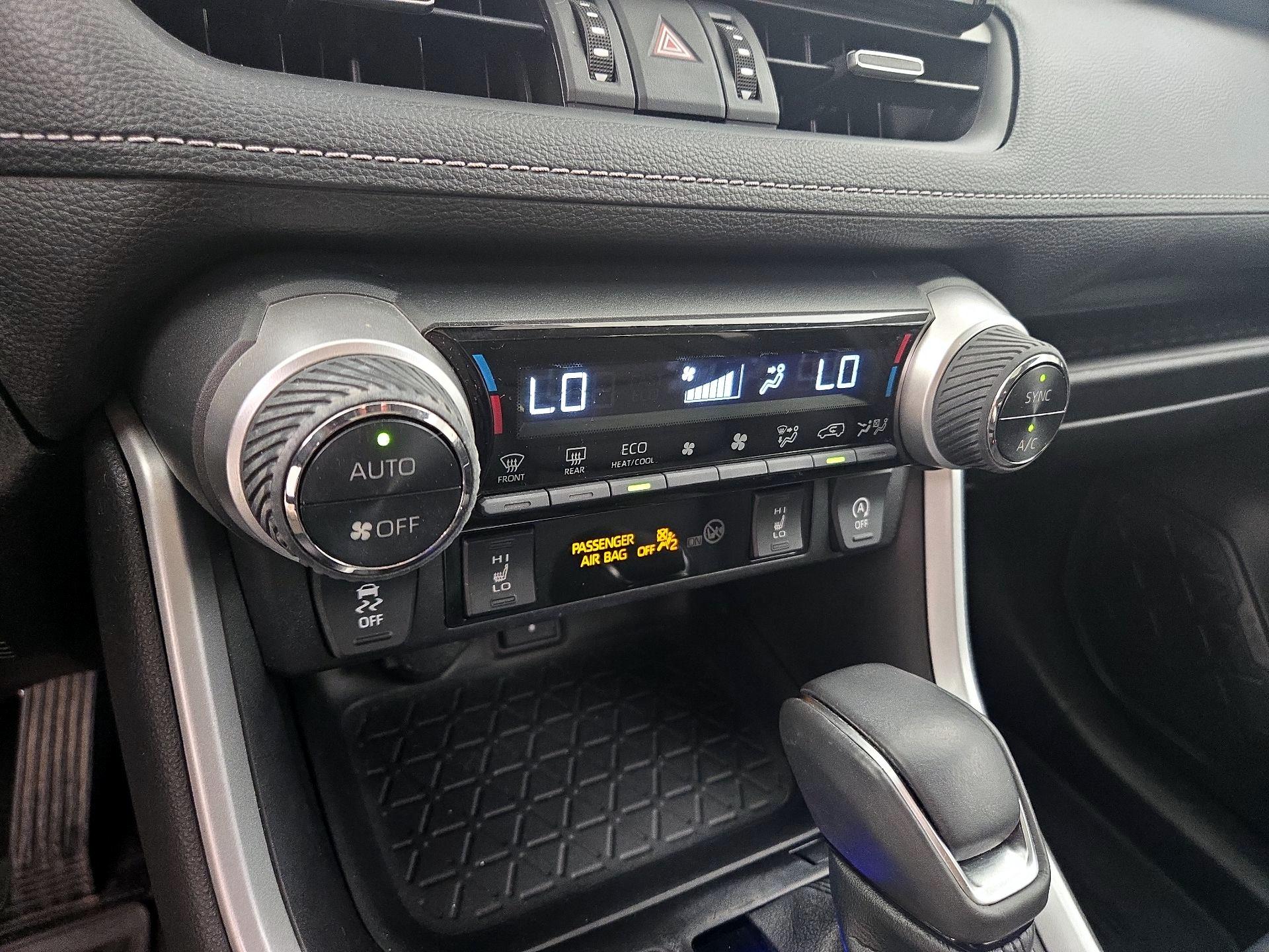 Thumbnail: 2021 Toyota RAV4 - 16