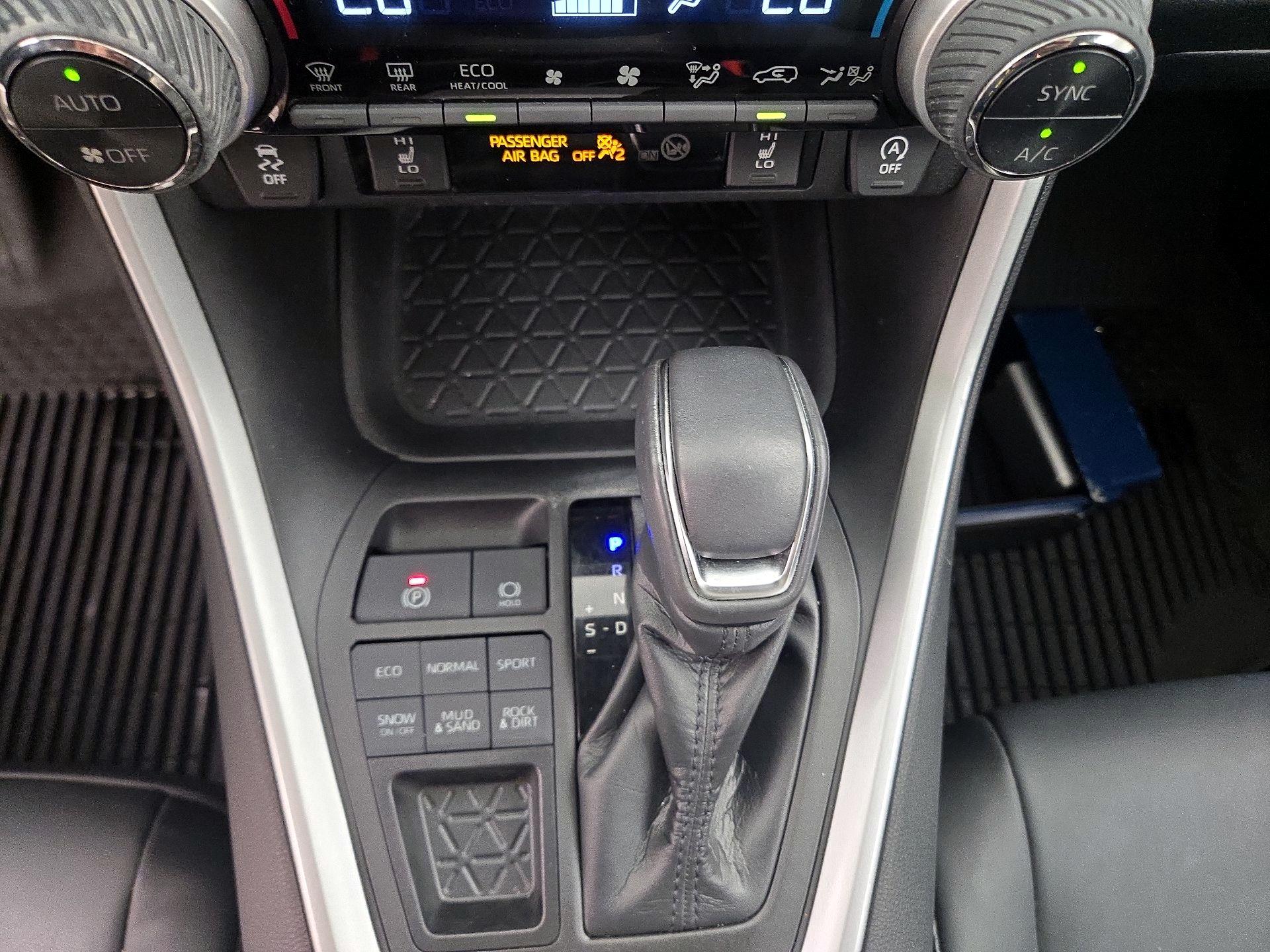 Thumbnail: 2021 Toyota RAV4 - 17