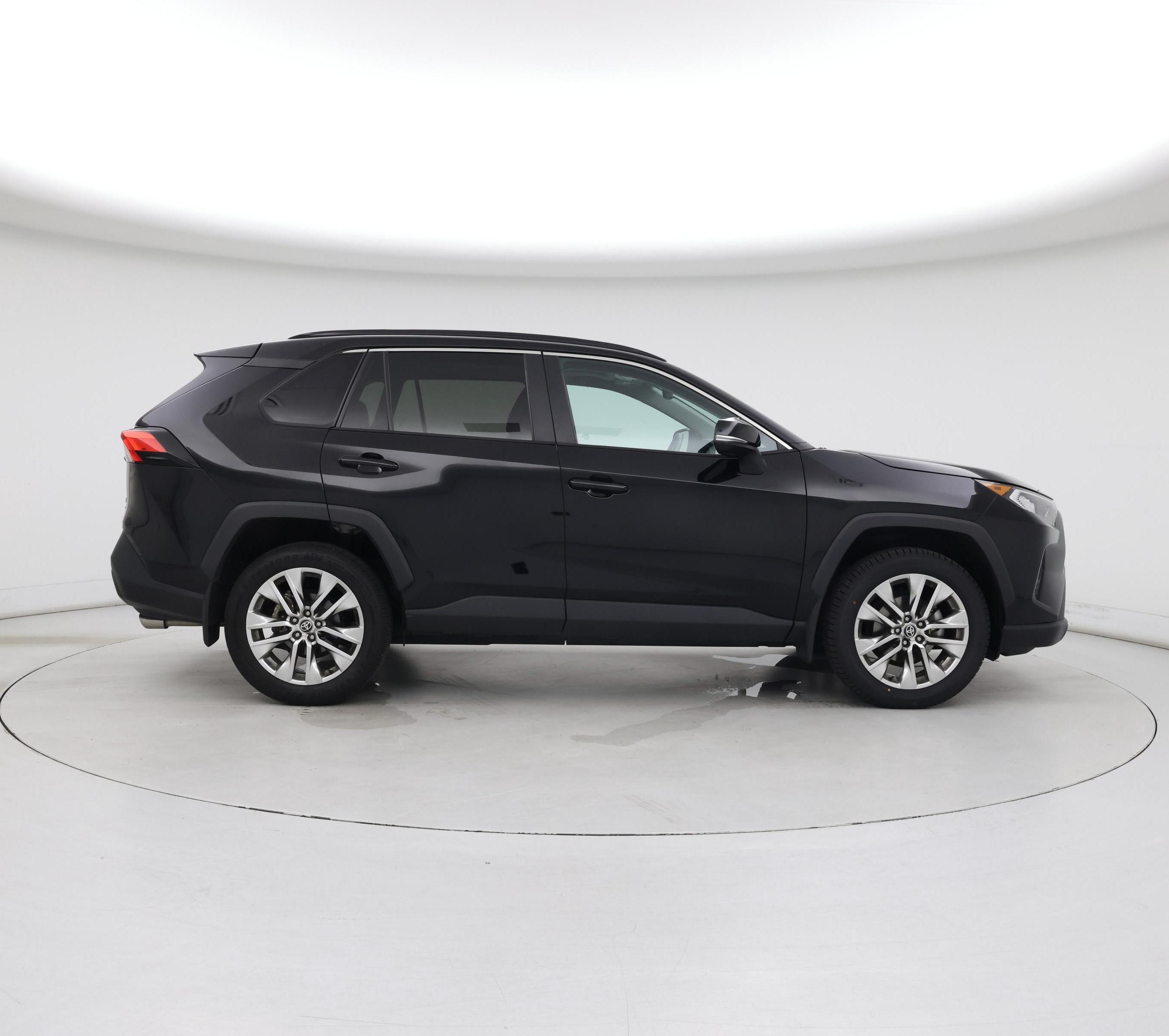 Thumbnail: 2021 Toyota RAV4 - 7