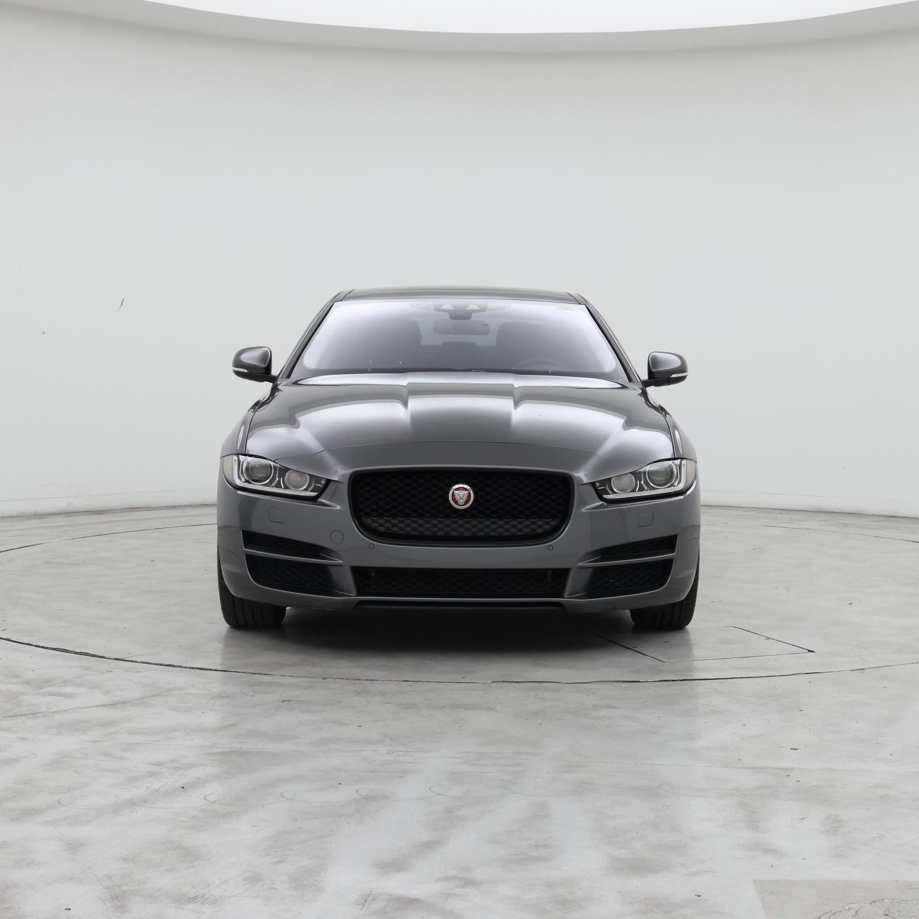 Thumbnail: 2017 Jaguar XE - 5
