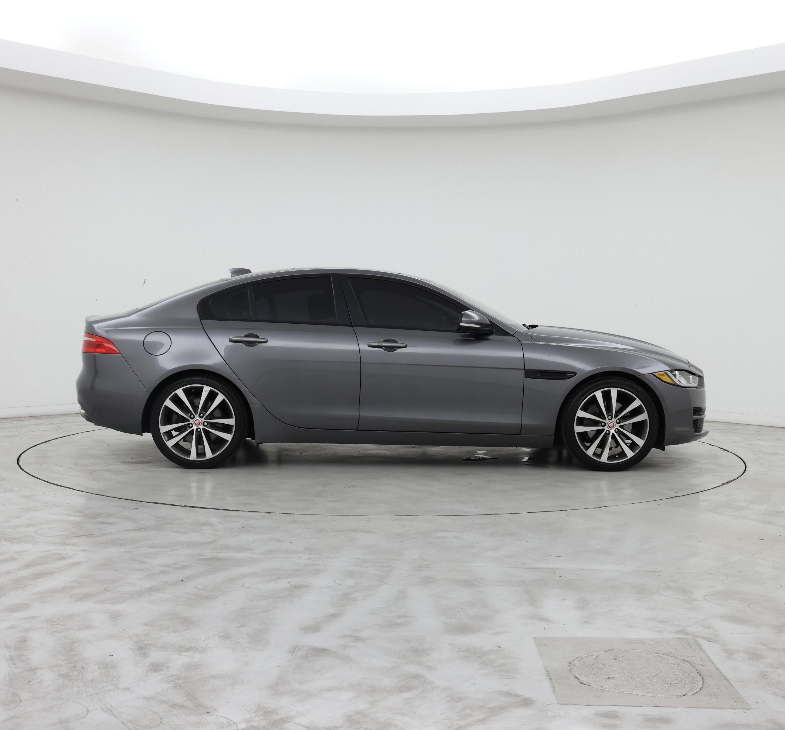 Thumbnail: 2017 Jaguar XE - 7