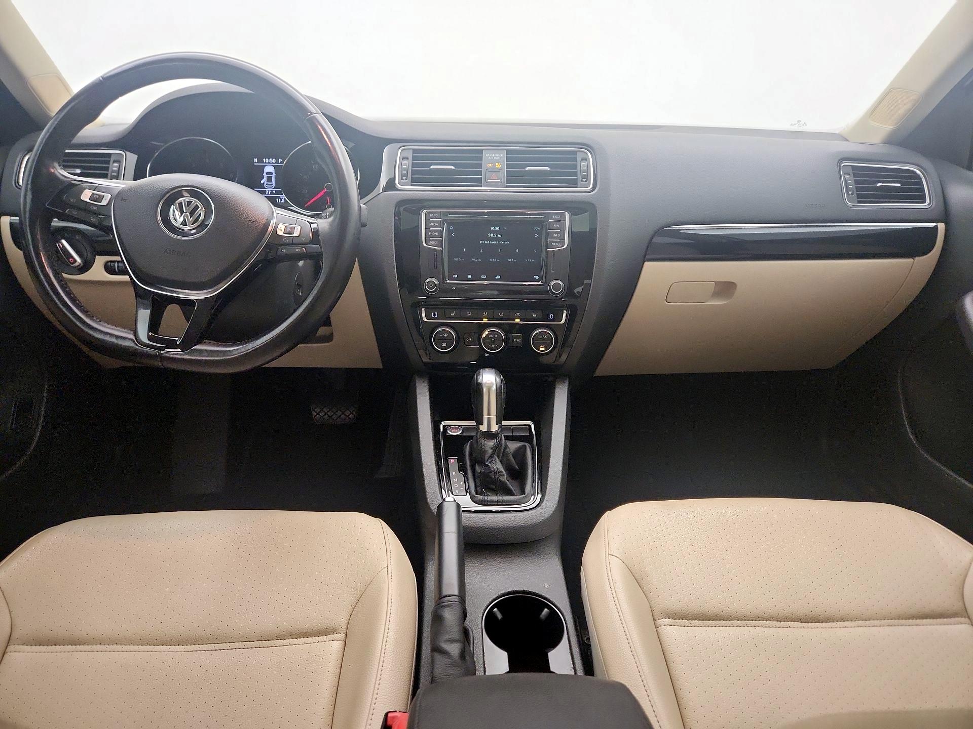 Thumbnail: 2017 Volkswagen Jetta - 9