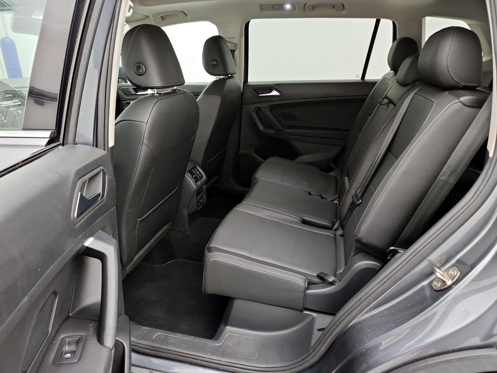 Thumbnail: 2019 Volkswagen Tiguan - 20