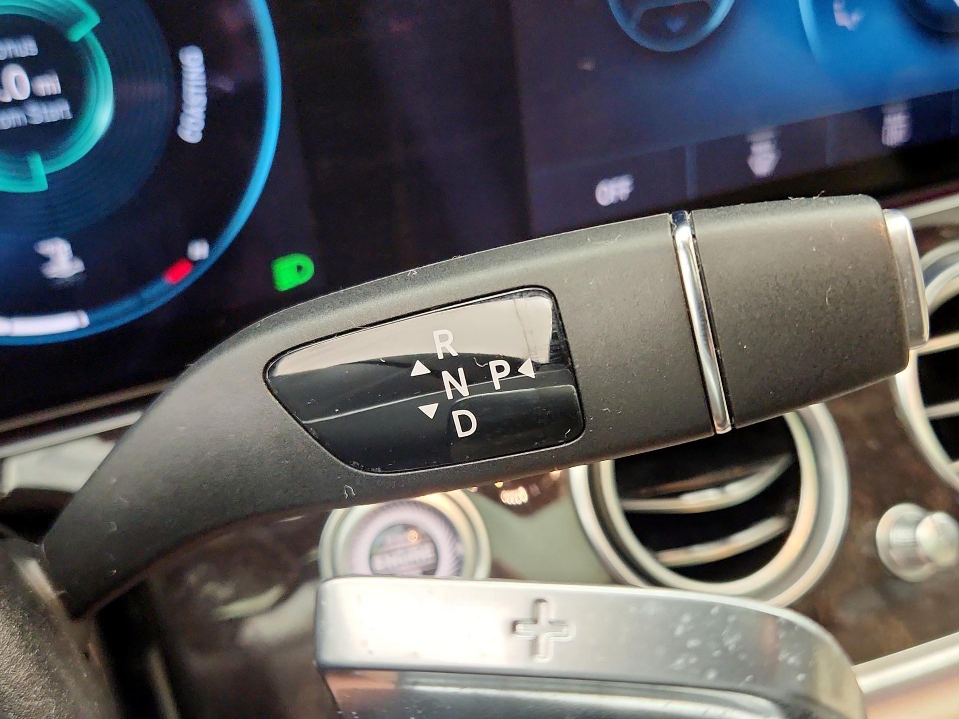 Thumbnail: 2022 Mercedes-Benz E-Class - 18