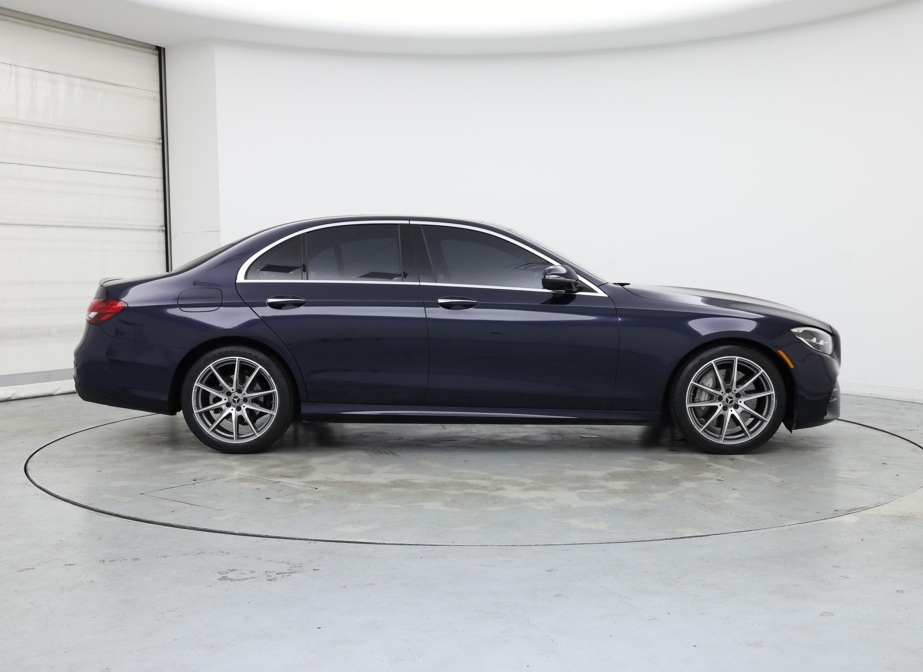 Thumbnail: 2022 Mercedes-Benz E-Class - 7