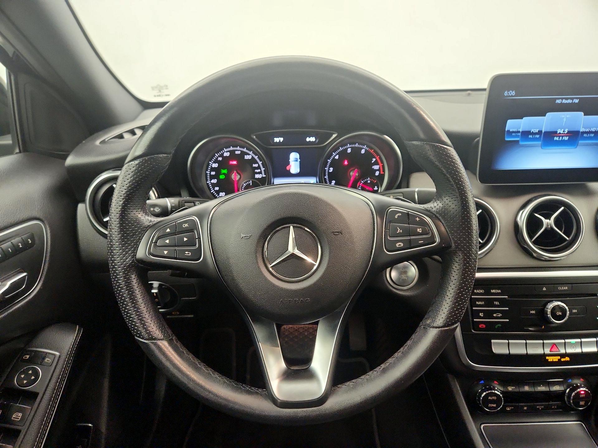 Thumbnail: 2020 Mercedes-Benz GLA - 10