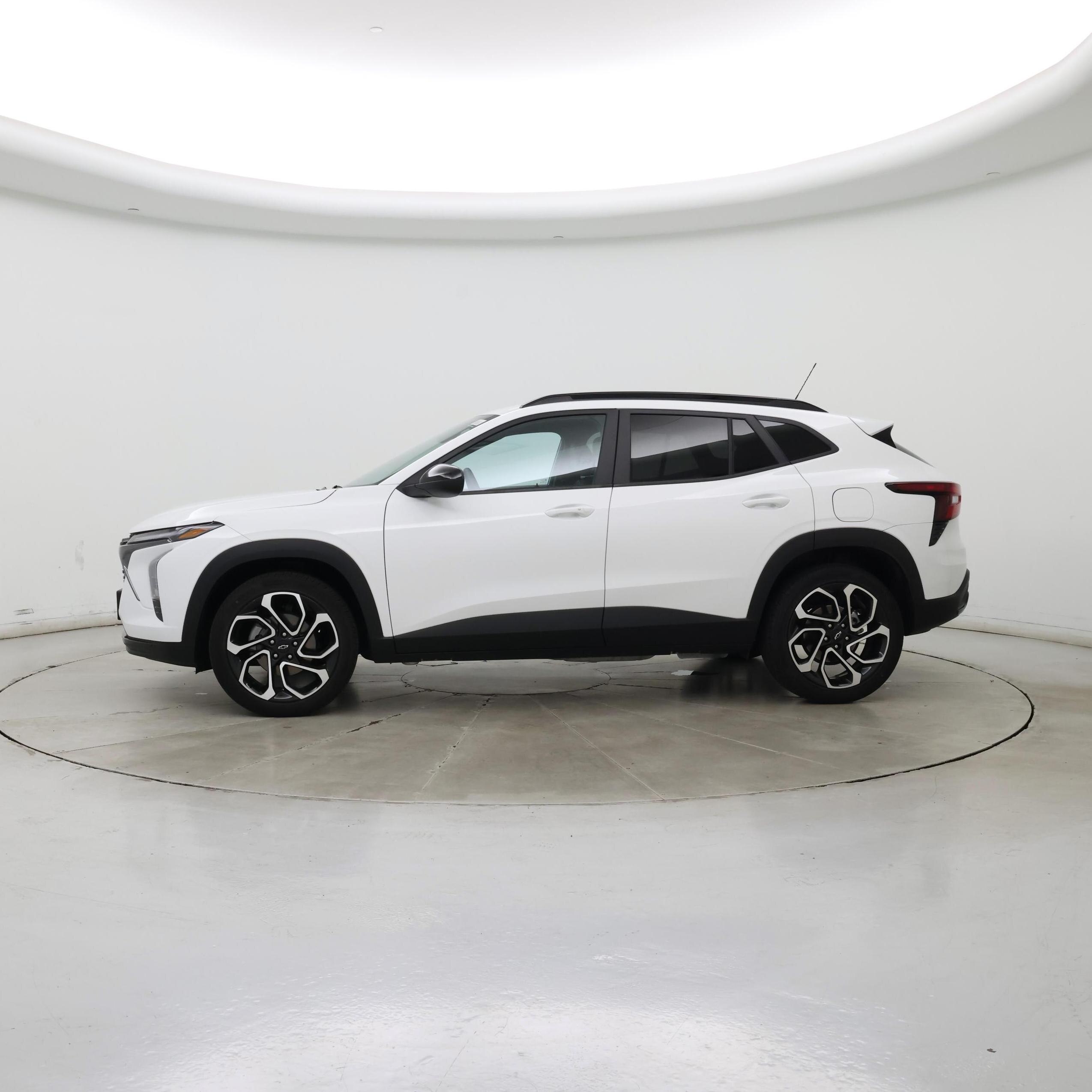 Thumbnail: 2024 Chevrolet Trax - 3