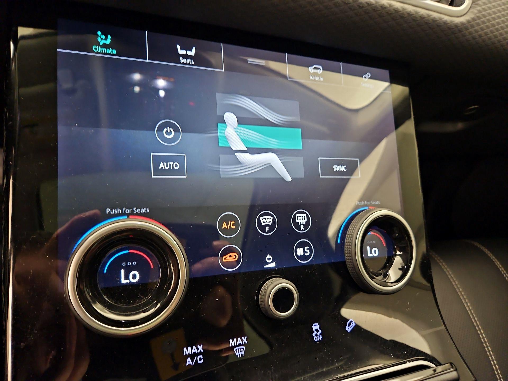Thumbnail: 2020 Land Rover Range Rover Velar - 16