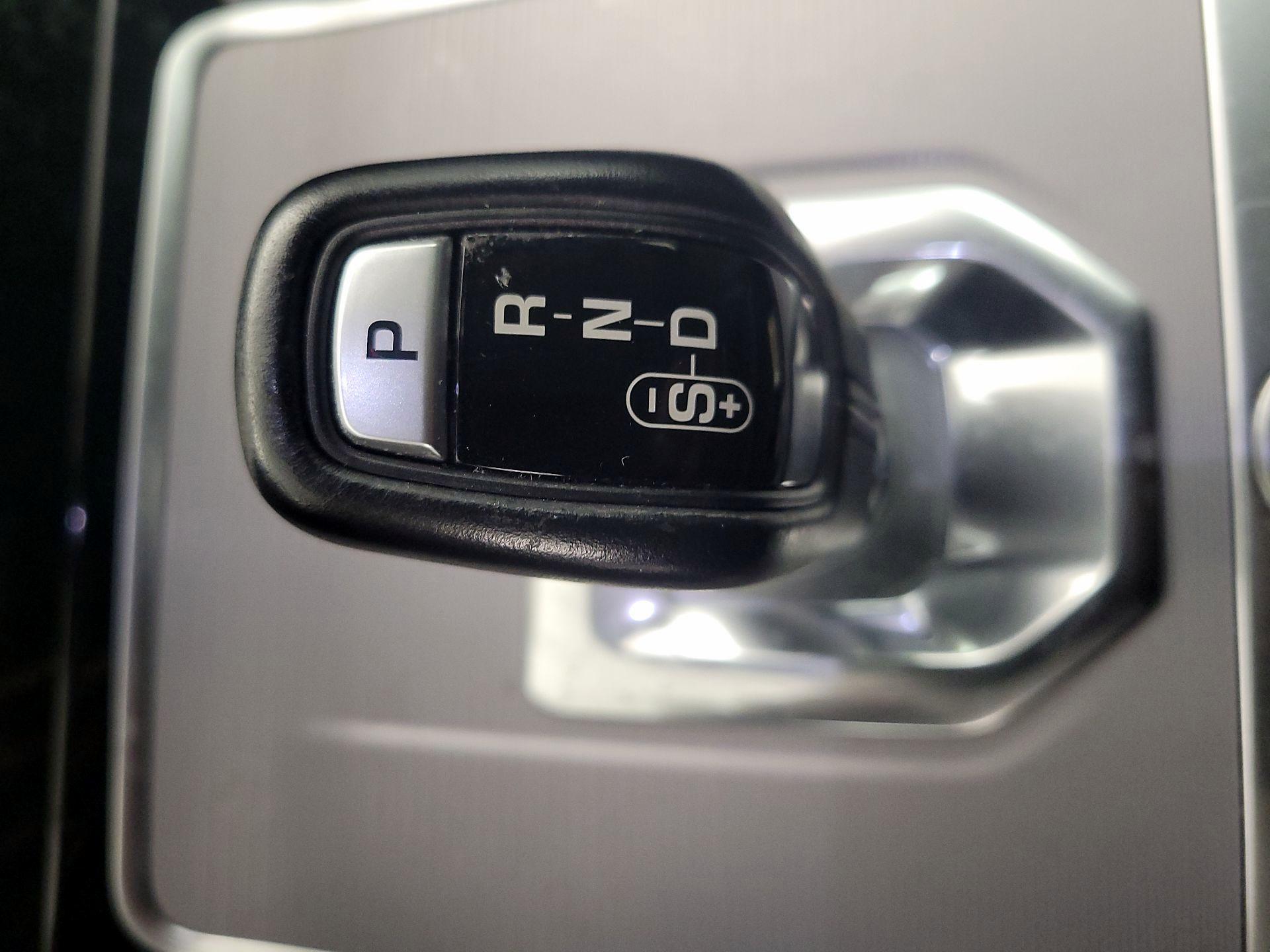 Thumbnail: 2020 Land Rover Range Rover Evoque - 16