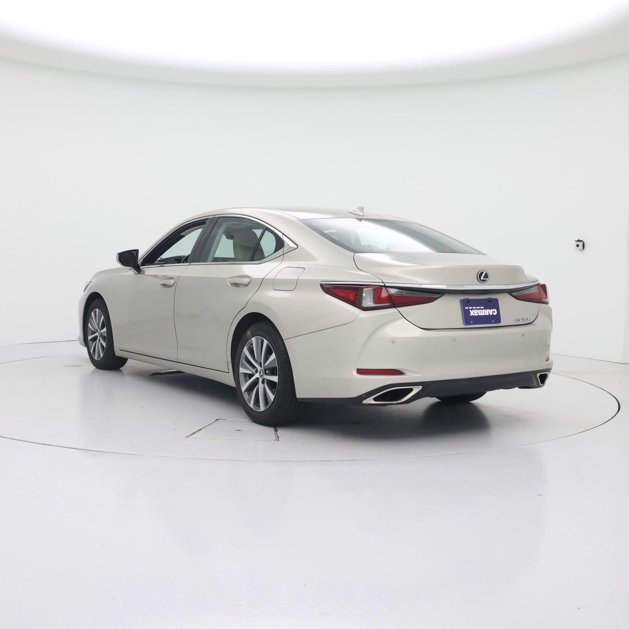 Thumbnail: 2020 Lexus ES - 2