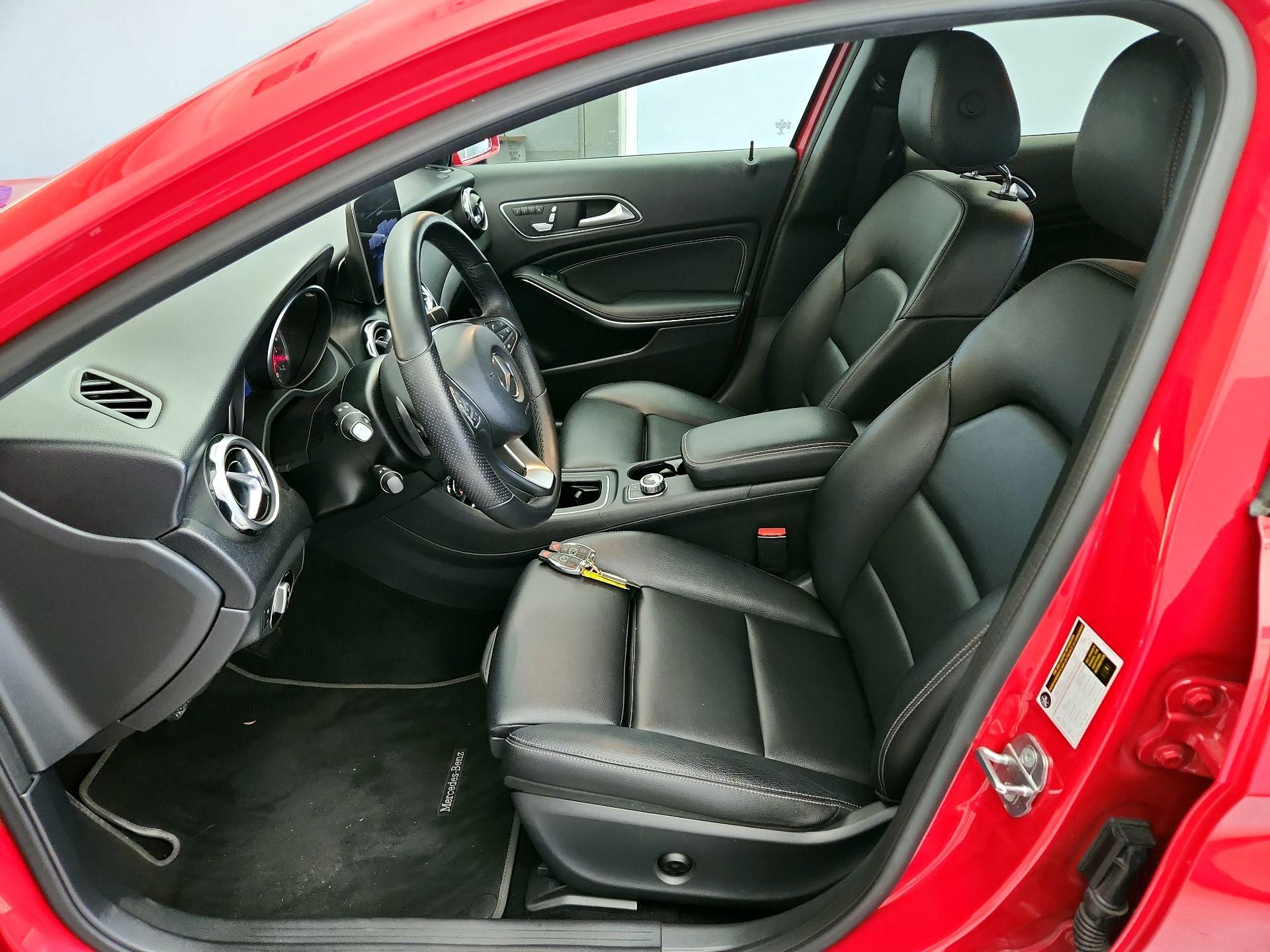 Thumbnail: 2019 Mercedes-Benz GLA - 11