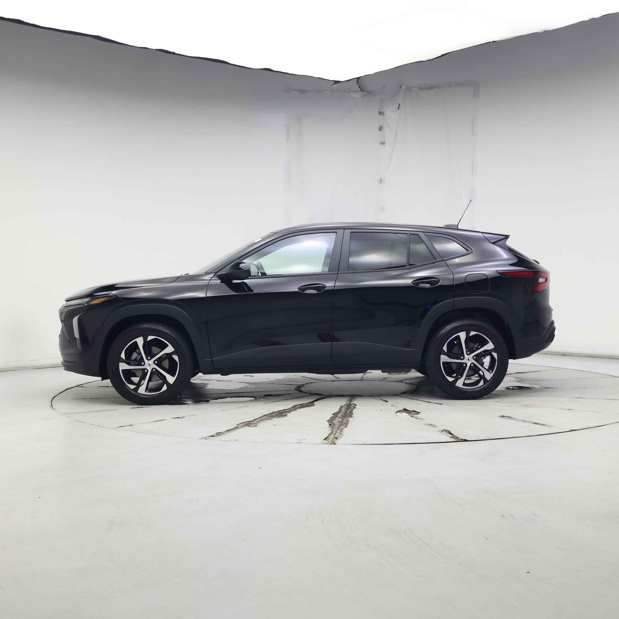 Thumbnail: 2025 Chevrolet Trax - 3