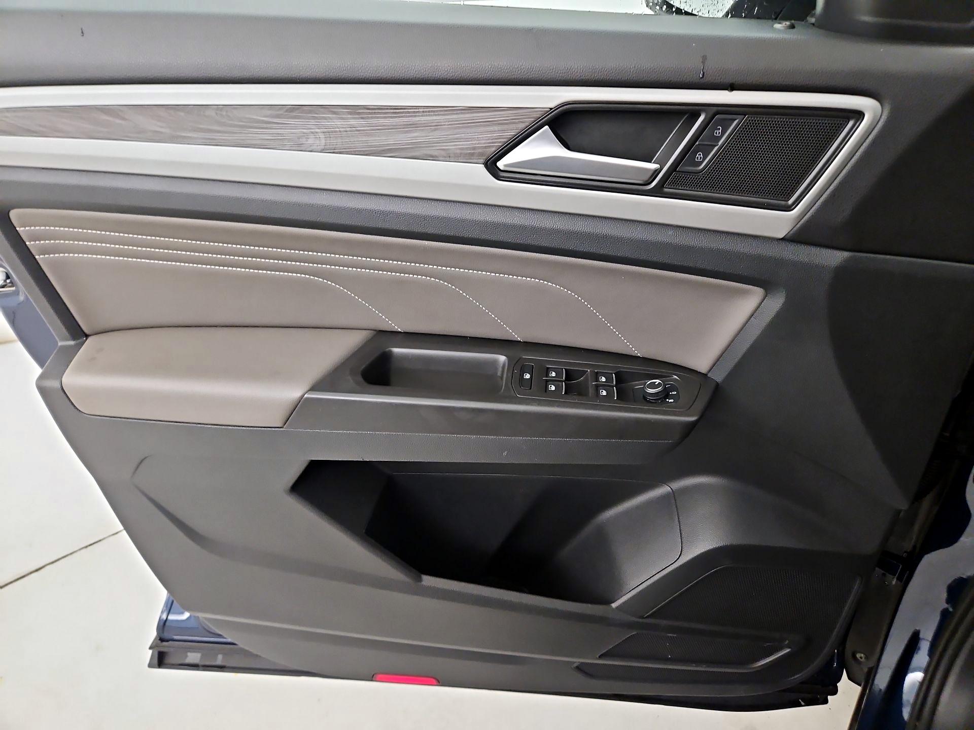 Thumbnail: 2022 Volkswagen Atlas - 12