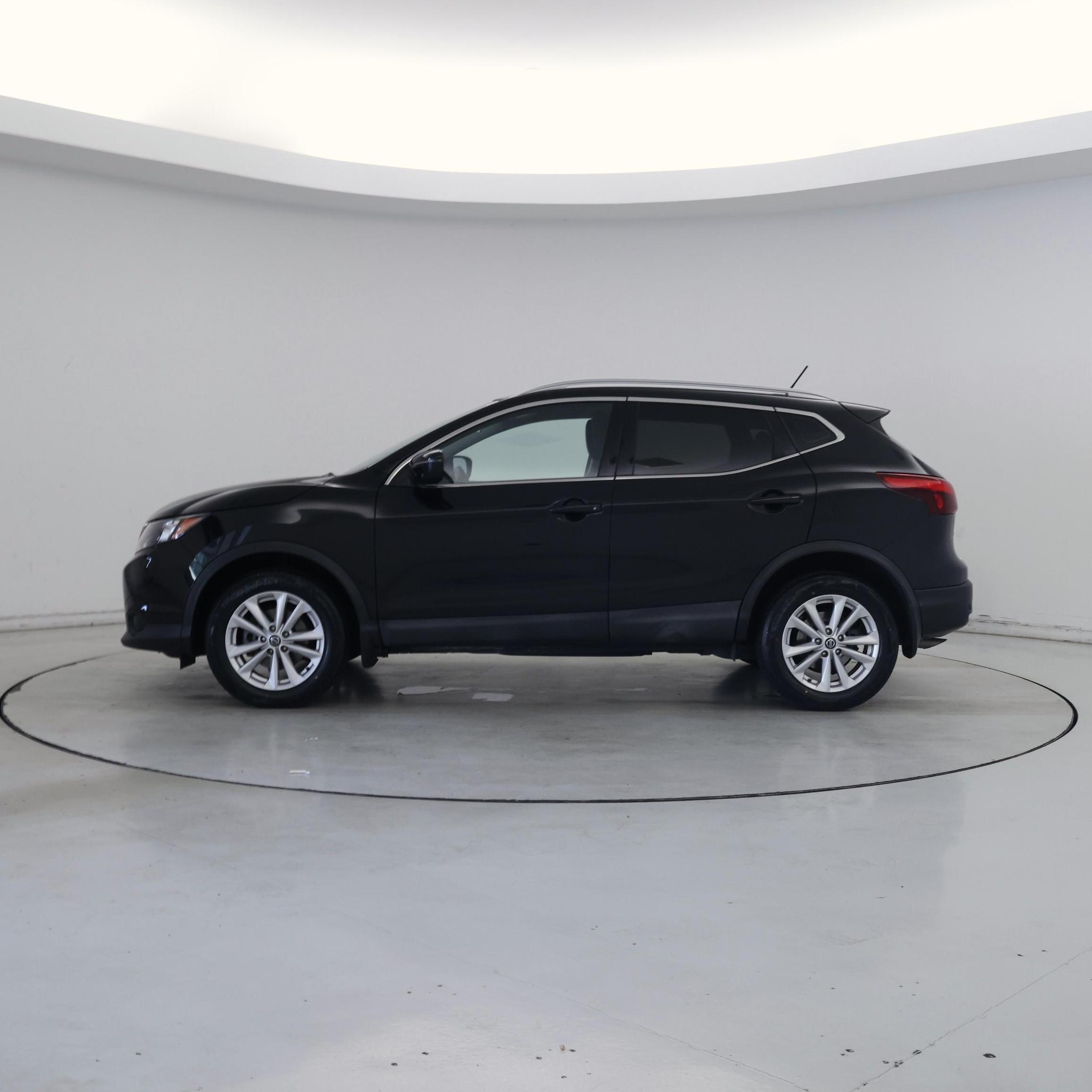 Thumbnail: 2019 Nissan Rogue Sport - 3